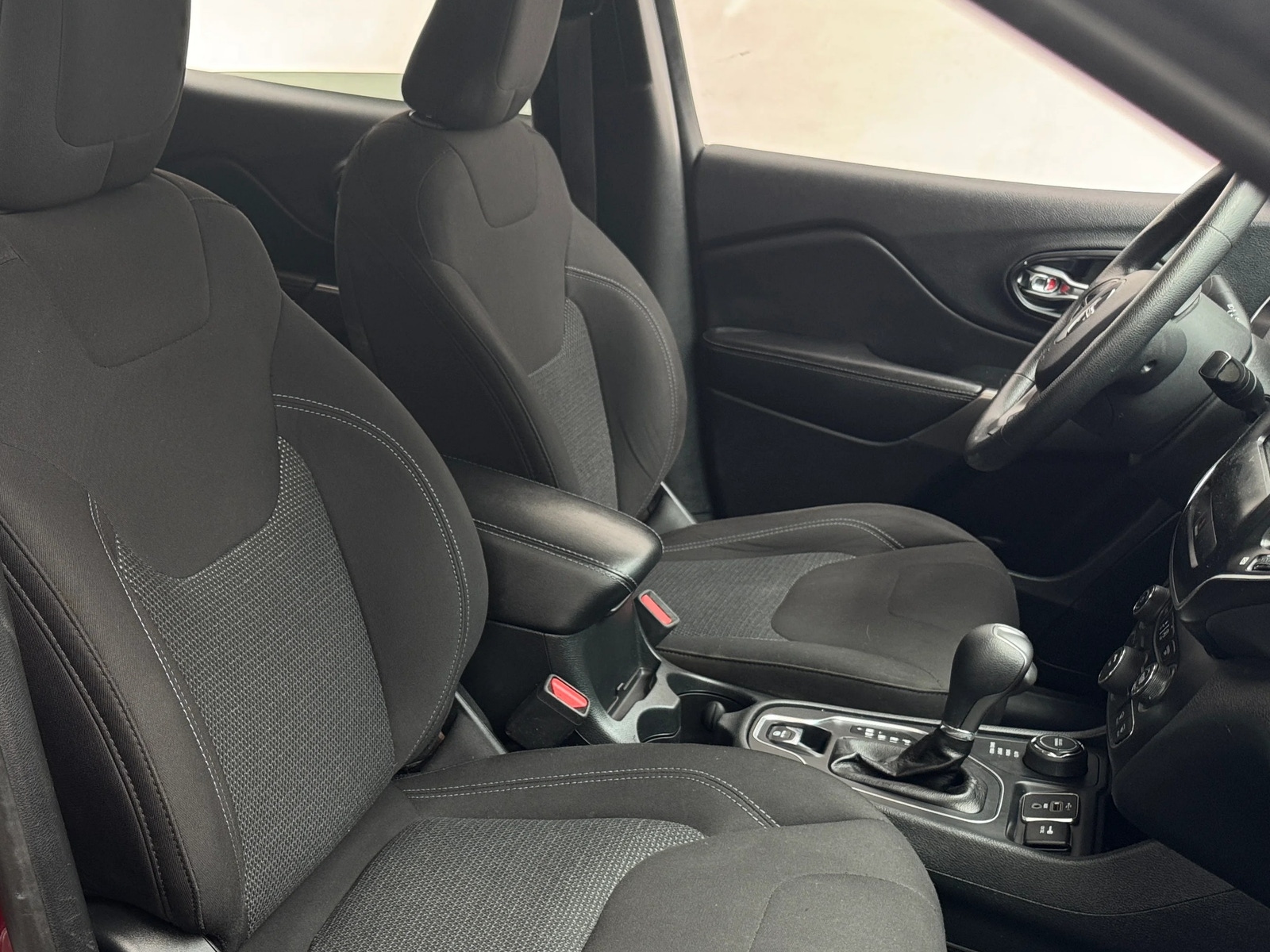 Thumbnail: 2019 Jeep Cherokee - 2
