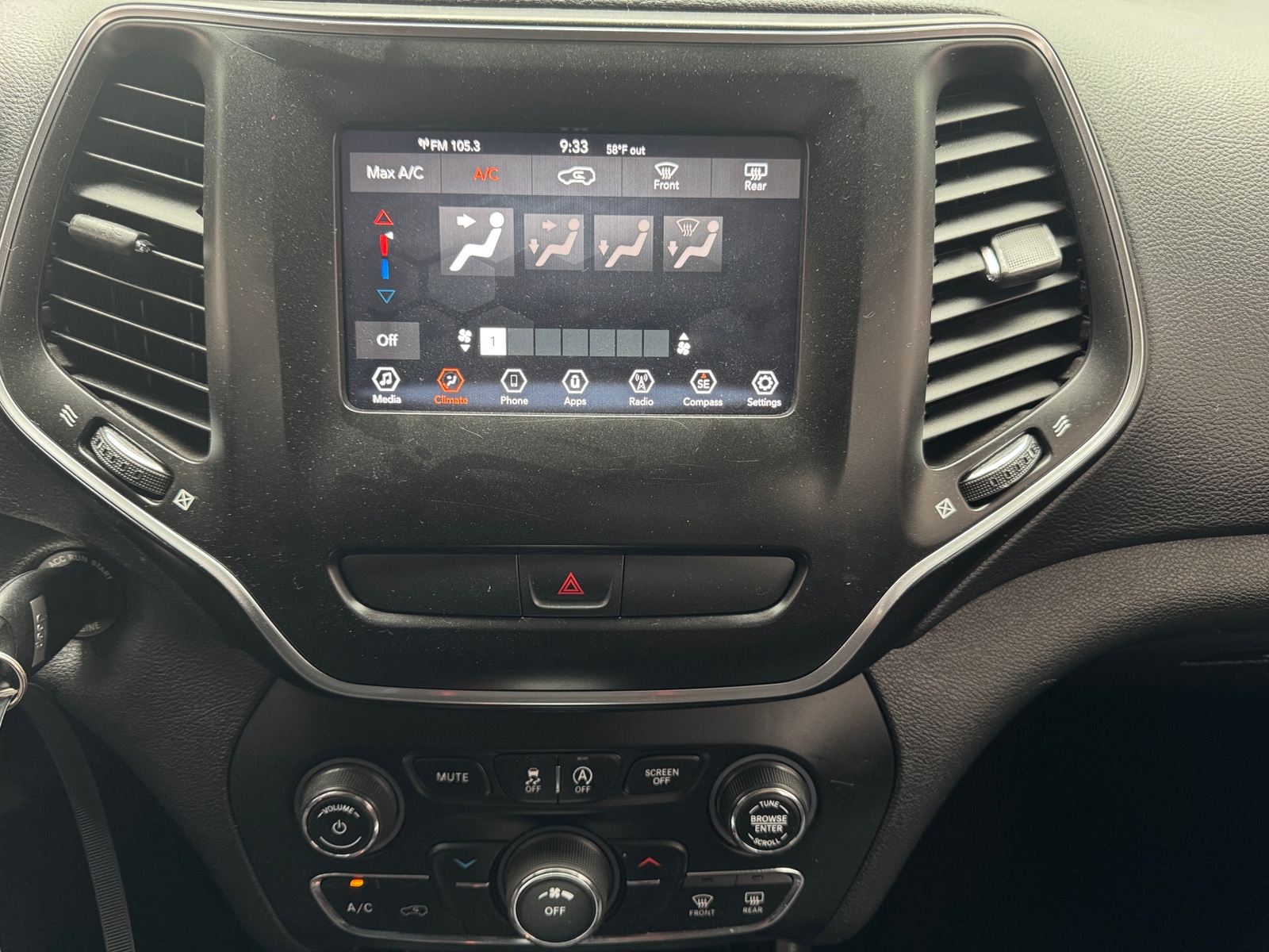 Thumbnail: 2019 Jeep Cherokee - 4