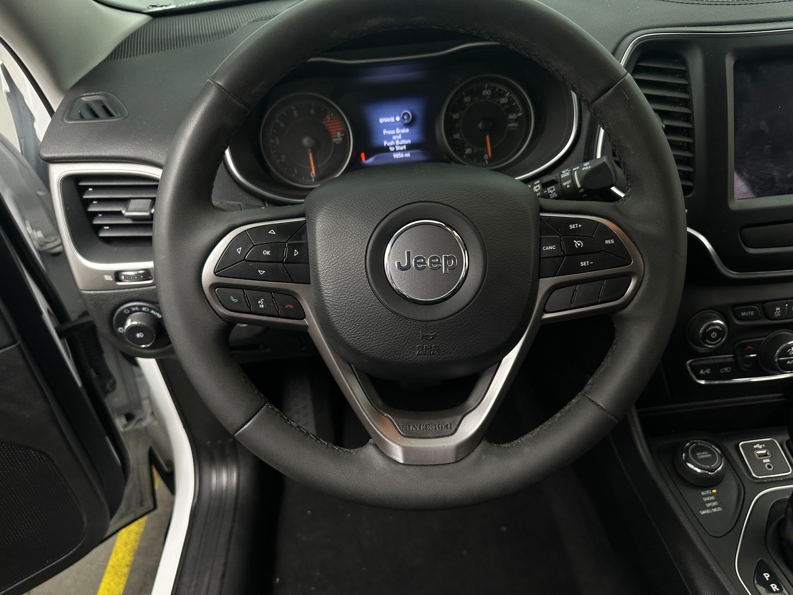 Thumbnail: 2022 Jeep Cherokee - 4