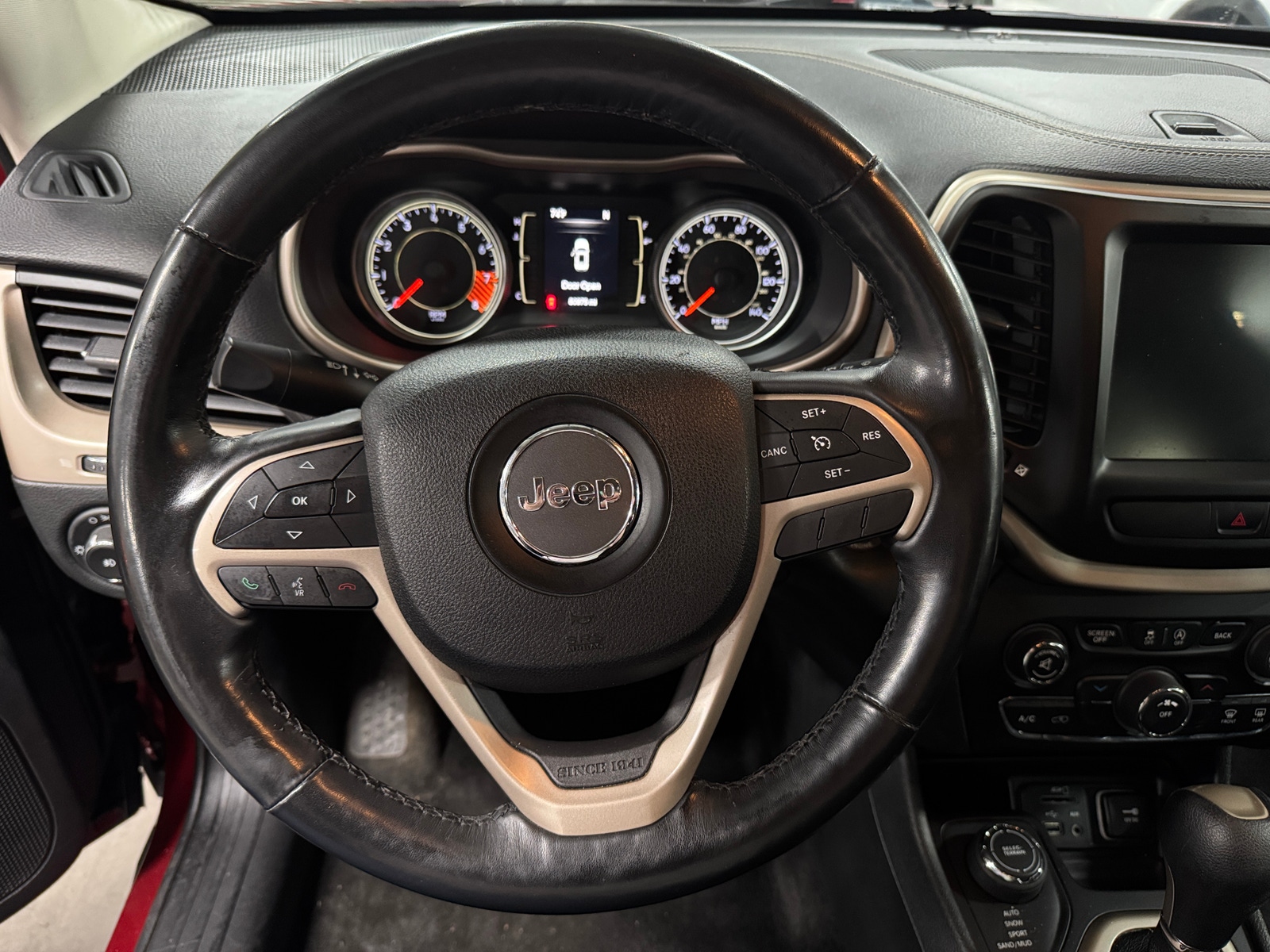 Thumbnail: 2015 Jeep Cherokee - 5