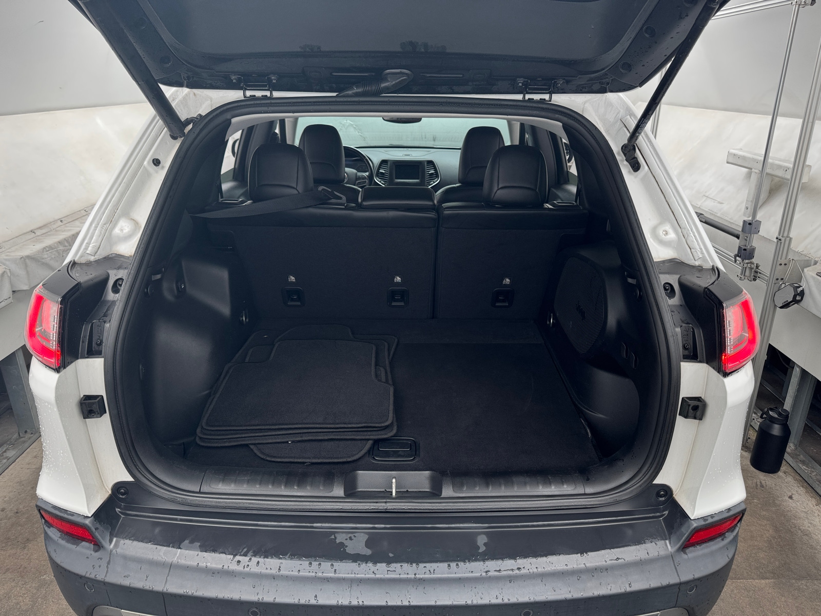 Thumbnail: 2020 Jeep Cherokee - 6