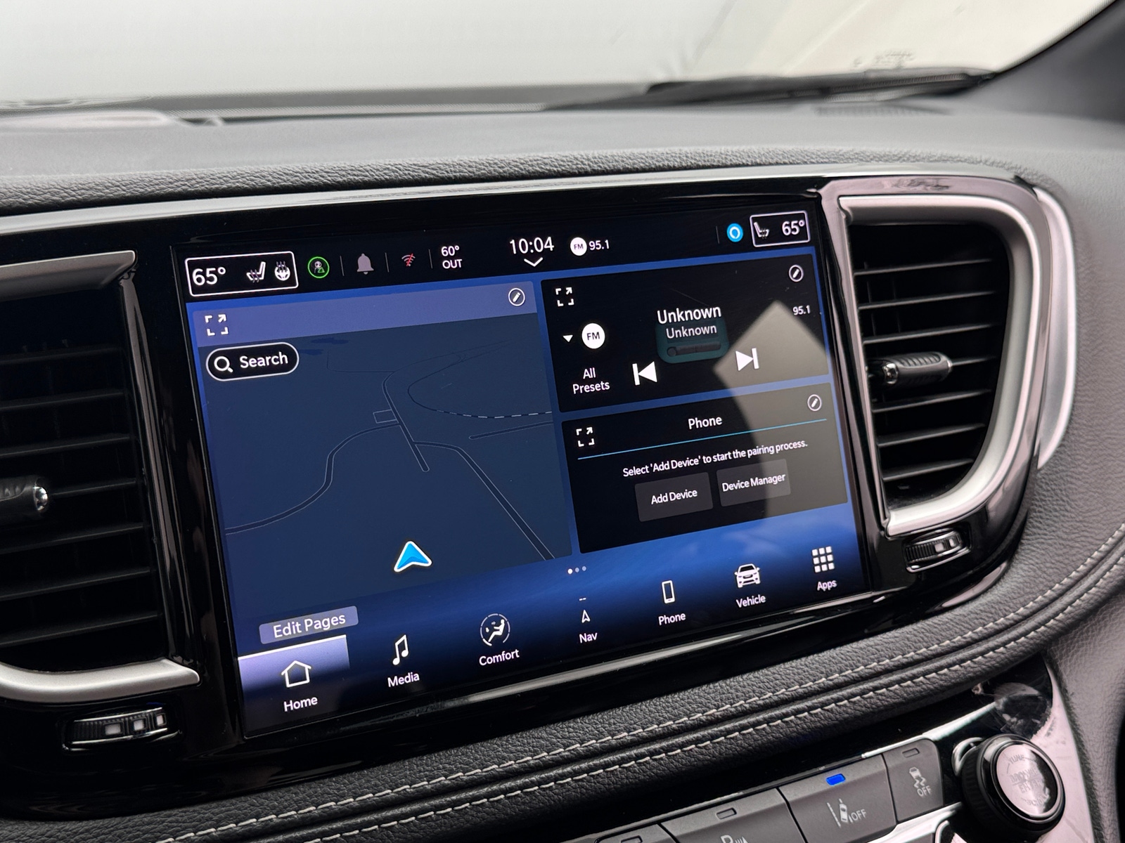 Thumbnail: 2024 Chrysler Pacifica - 3