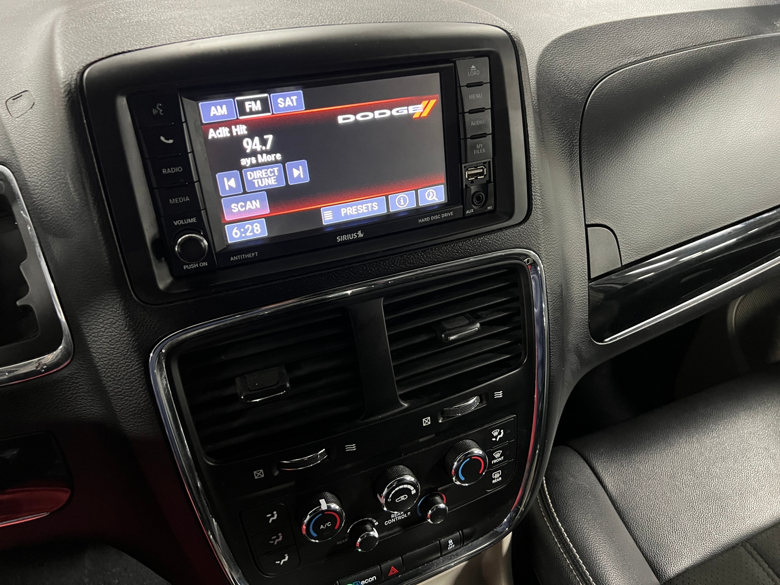 Thumbnail: 2019 Dodge Grand Caravan - 3
