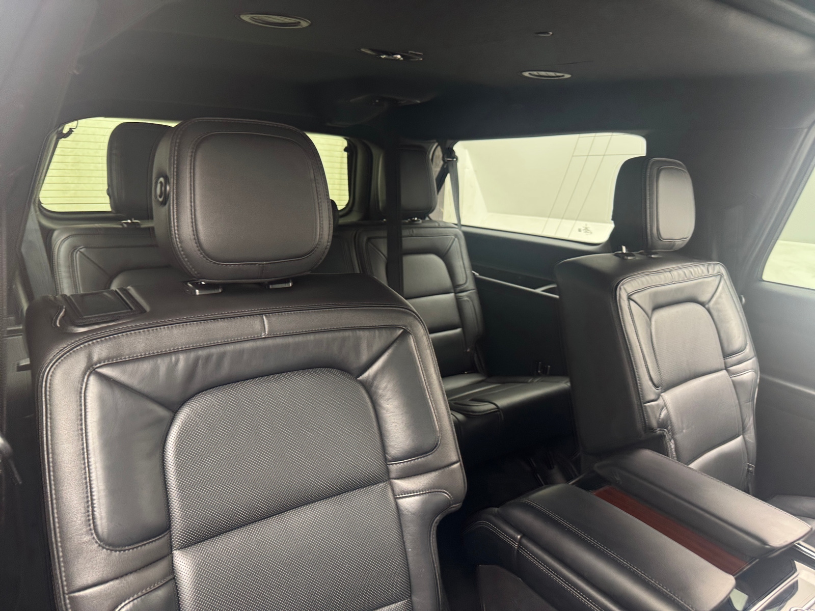 Thumbnail: 2018 Lincoln Navigator L - 5