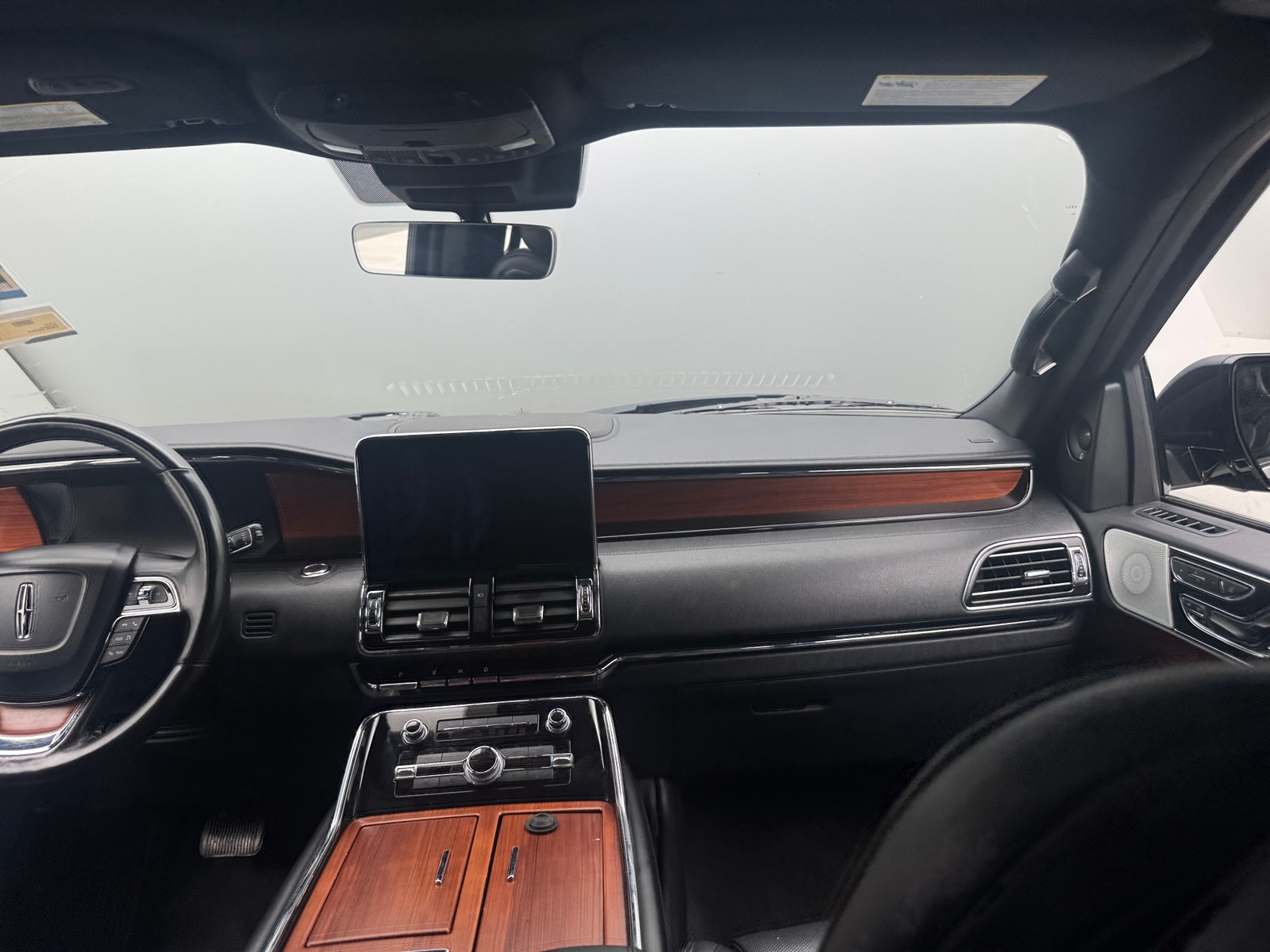 Thumbnail: 2018 Lincoln Navigator L - 2
