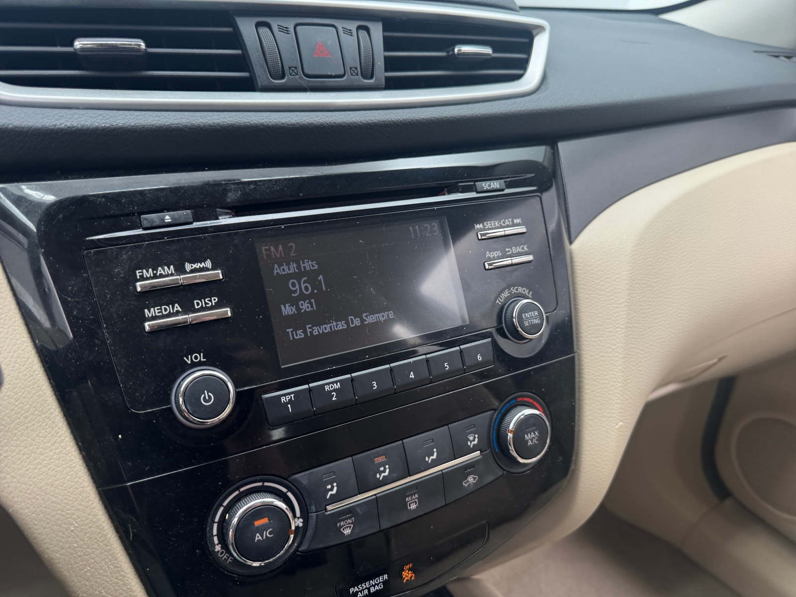 Thumbnail: 2015 Nissan Rogue - 4