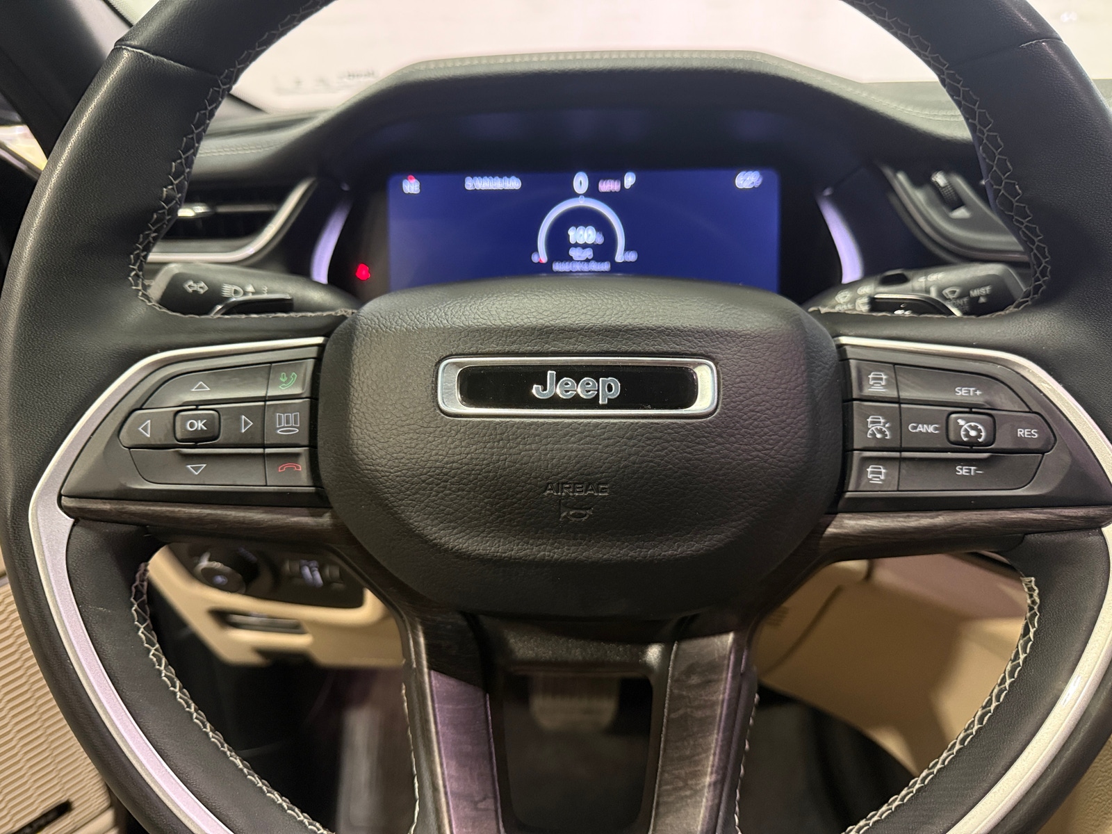 Thumbnail: 2023 Jeep Grand Cherokee L - 4