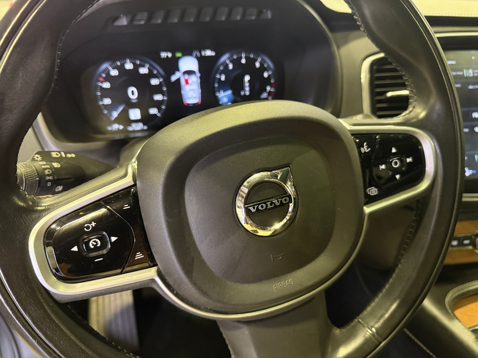 Thumbnail: 2019 Volvo XC90 - 4