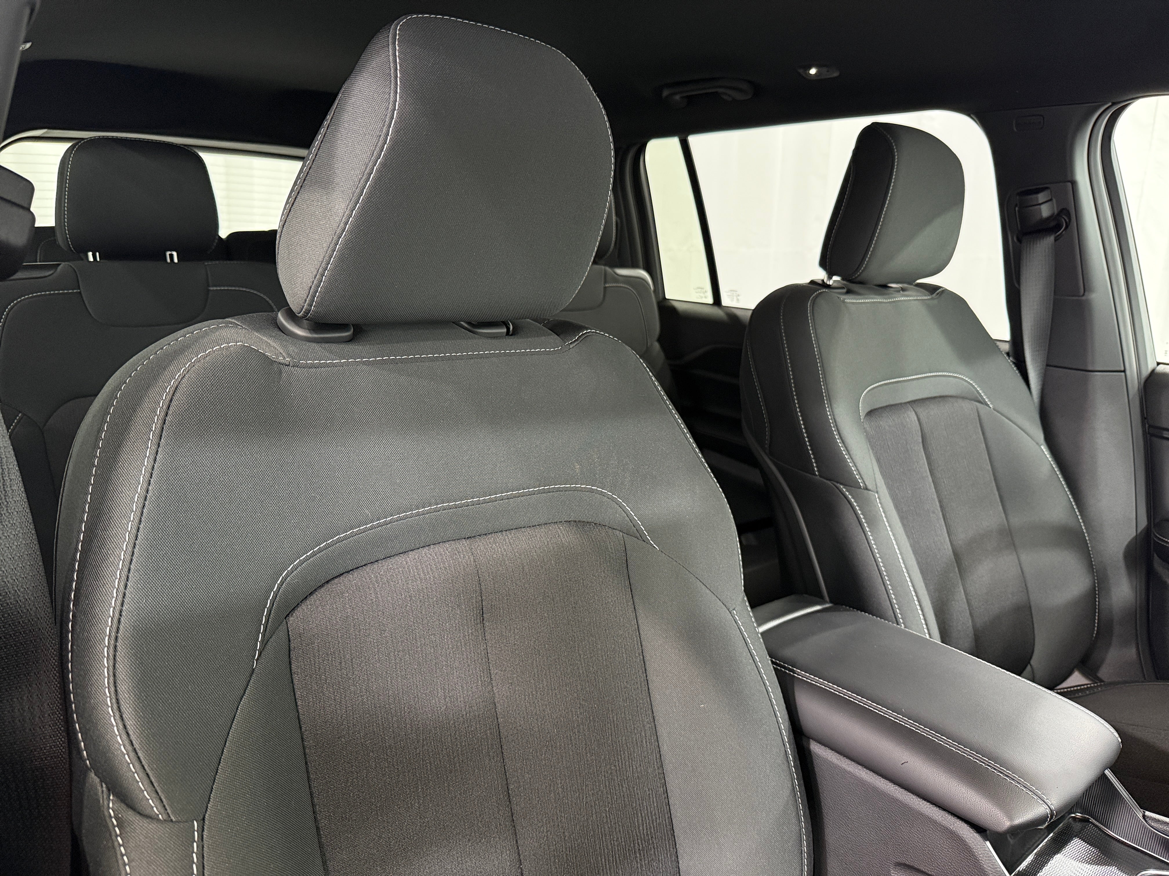 2026 Jeep Grand Cherokee L Laredo 4x4's photo