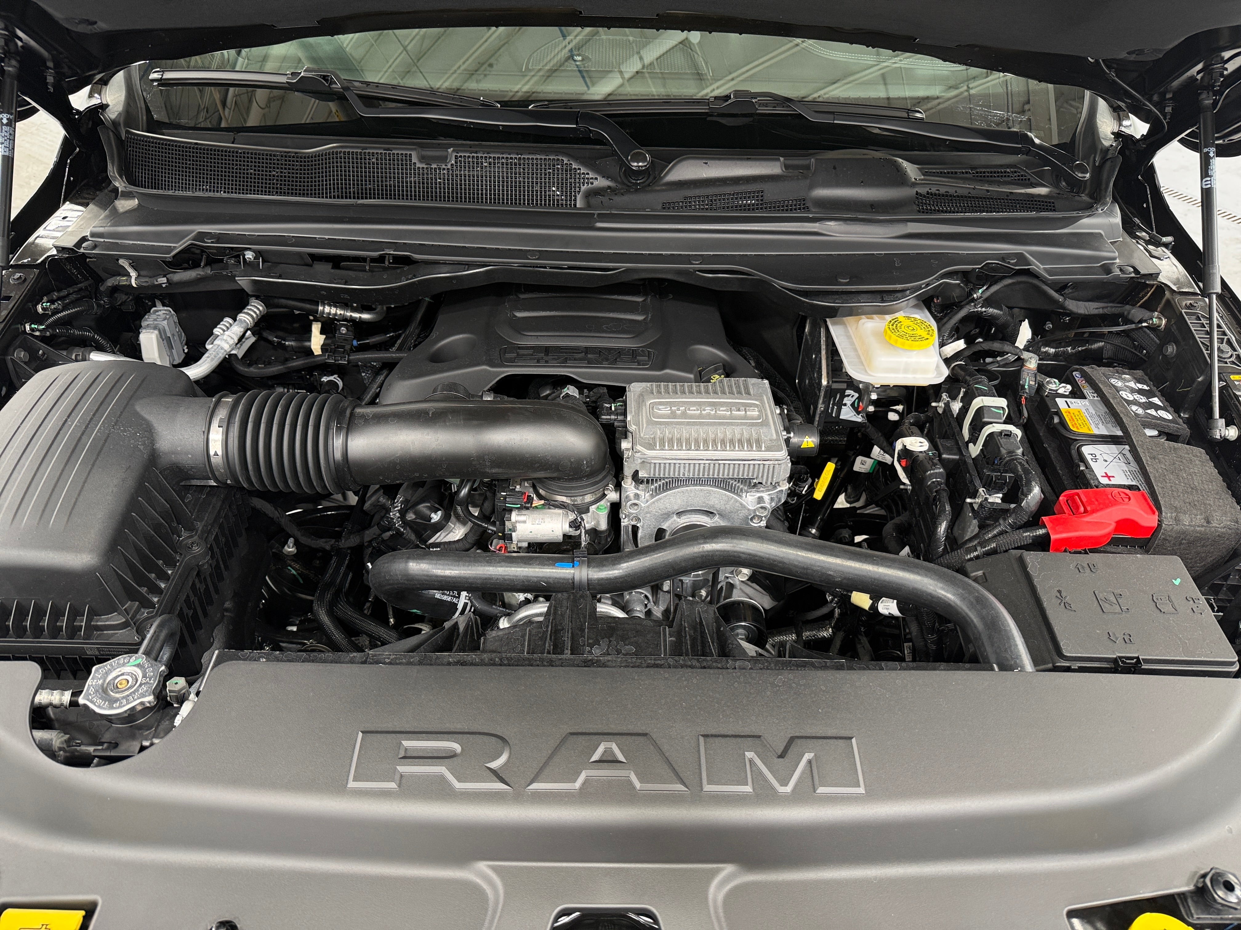 2026 RAM 1500 Laramie 4x4 Crew Cab 5'7's photo