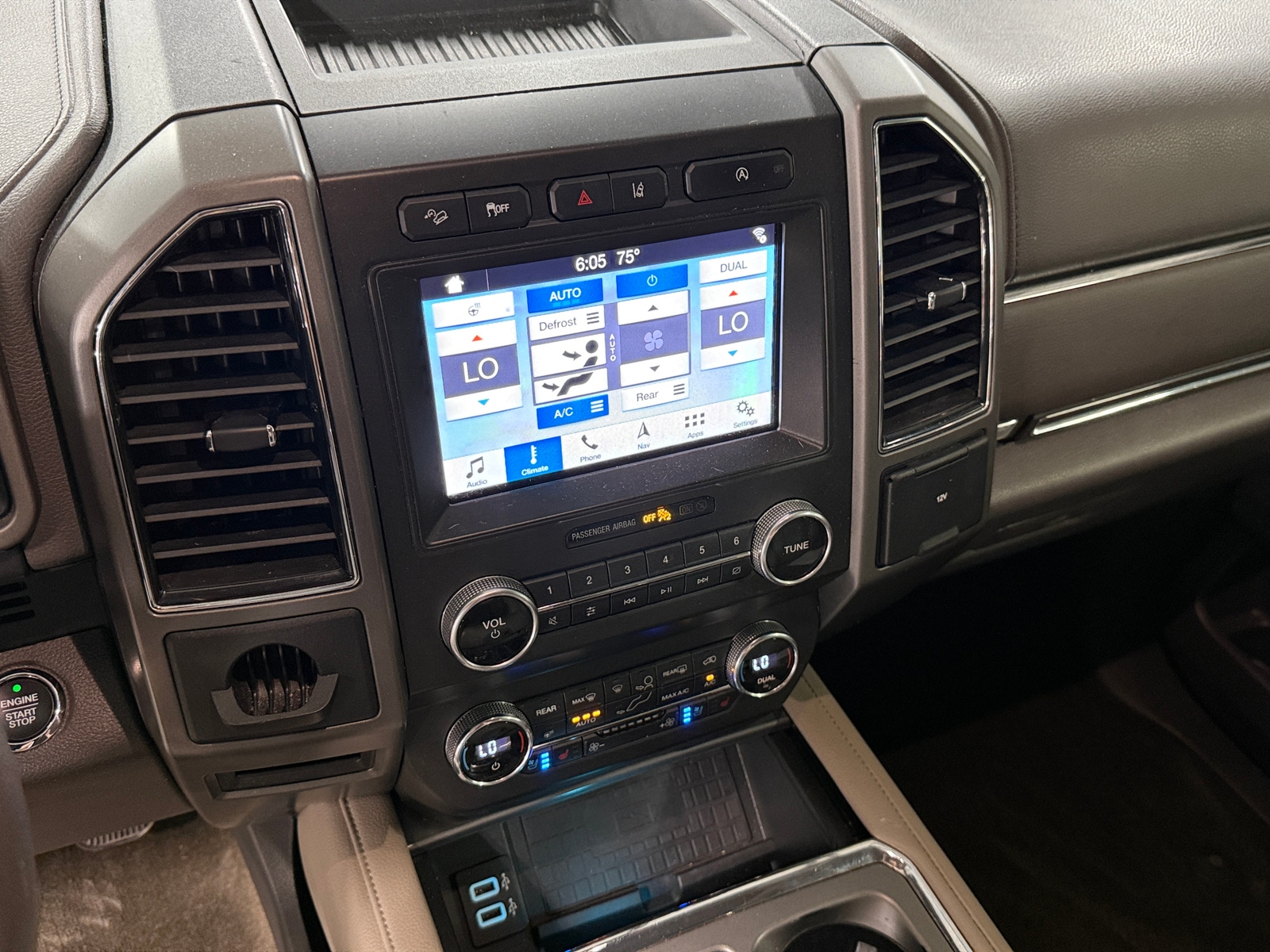 Thumbnail: 2019 Ford Expedition - 4