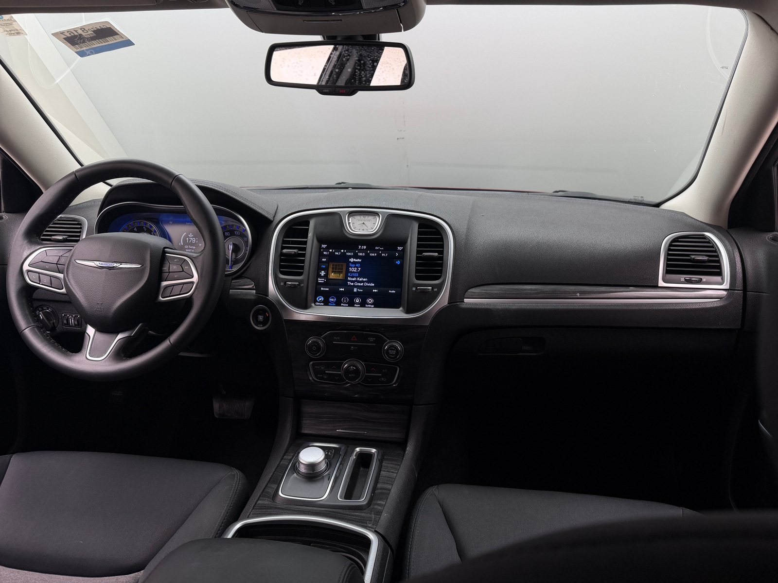 Thumbnail: 2021 Chrysler 300 - 3