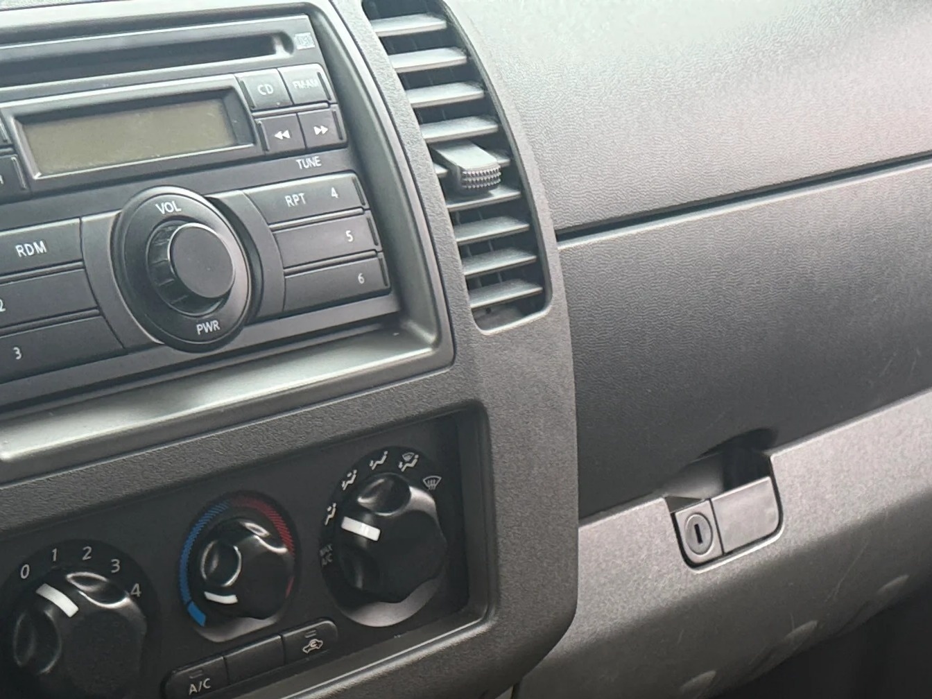 Thumbnail: 2010 Nissan Frontier - 3