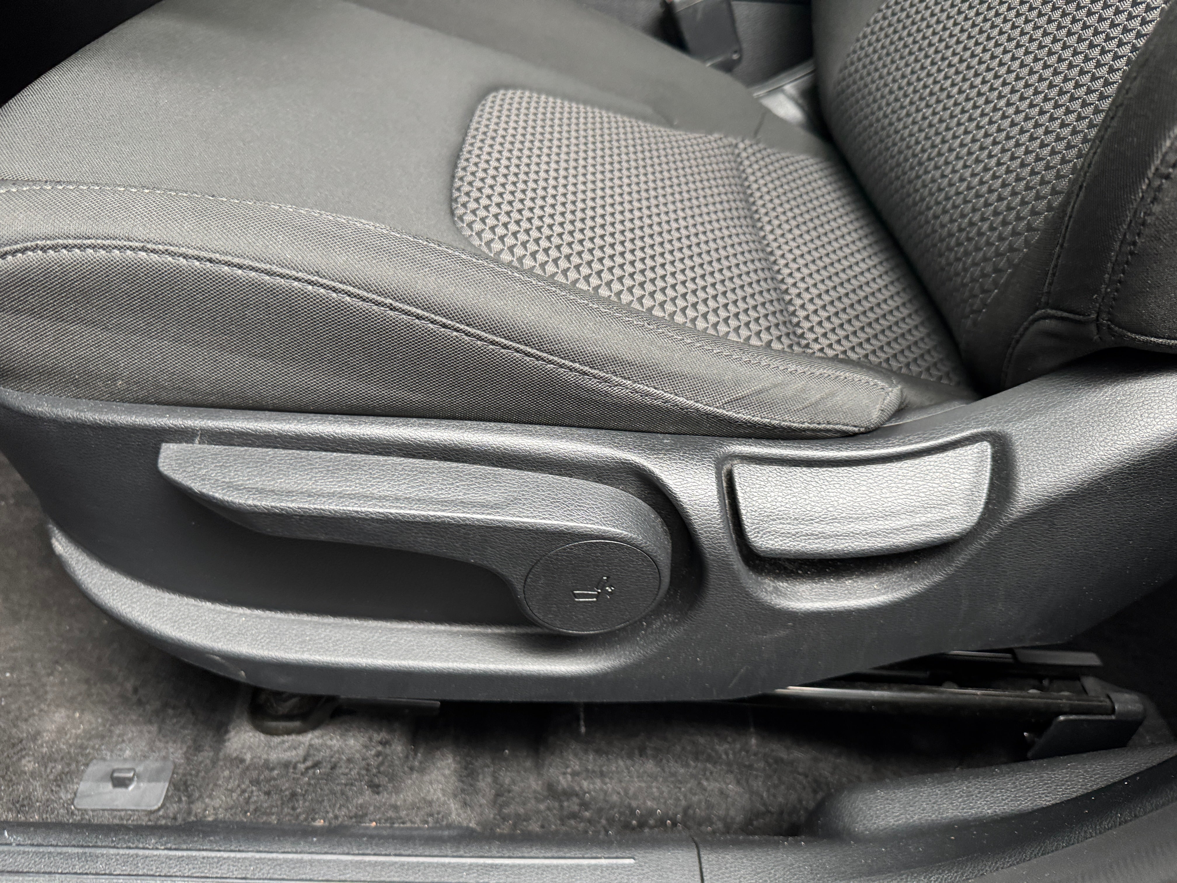 2025 Kia Sportage LX - Photo 2