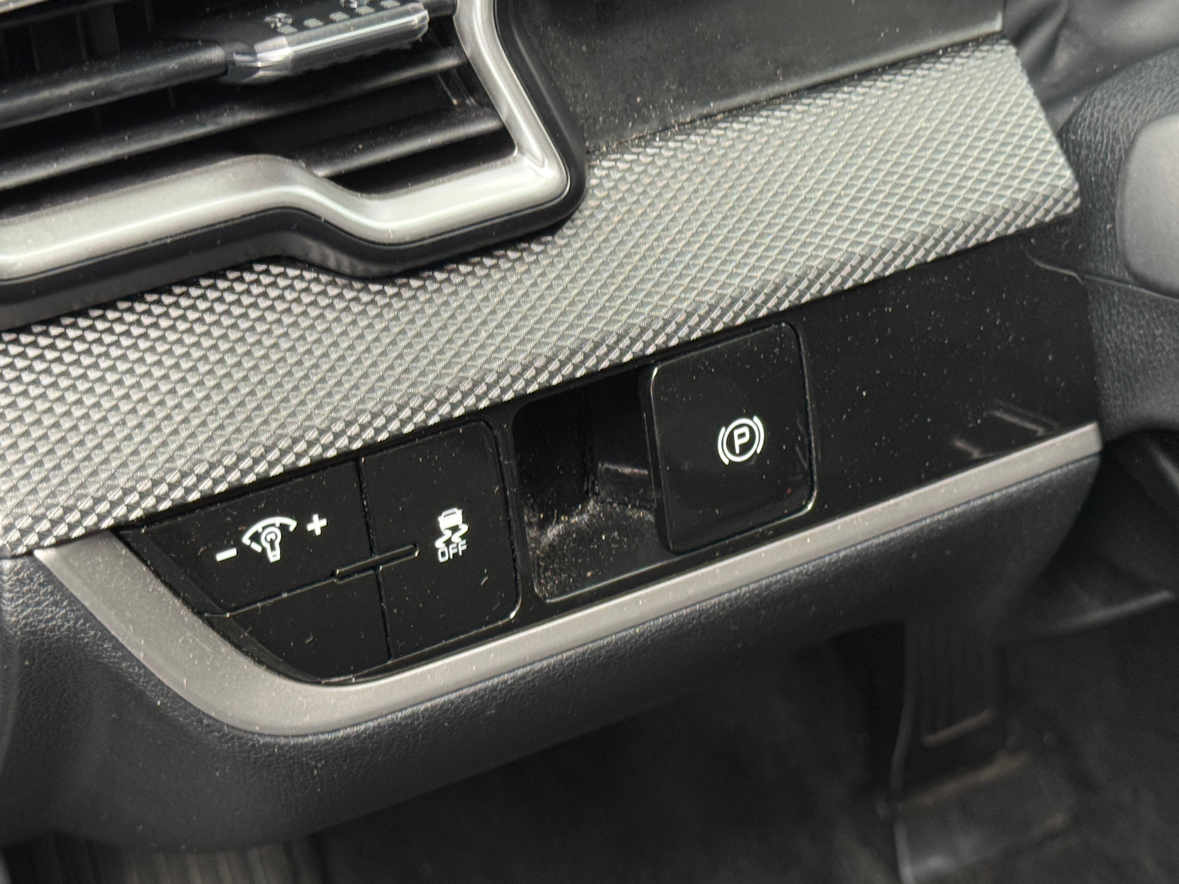 2025 Kia Sportage LX - Photo 3