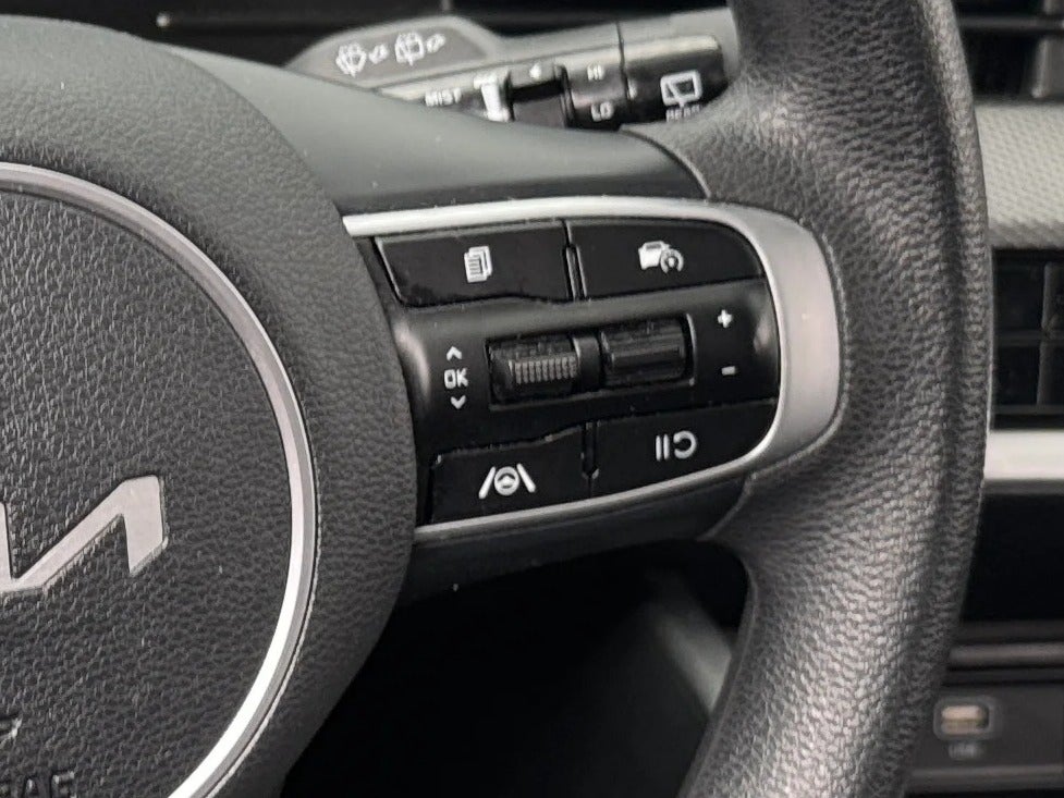 2025 Kia Sportage LX - Photo 16