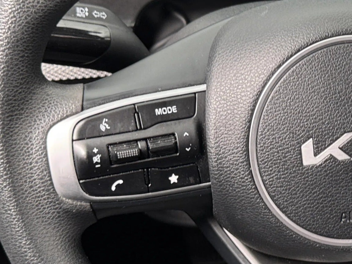 2025 Kia Sportage LX - Photo 17