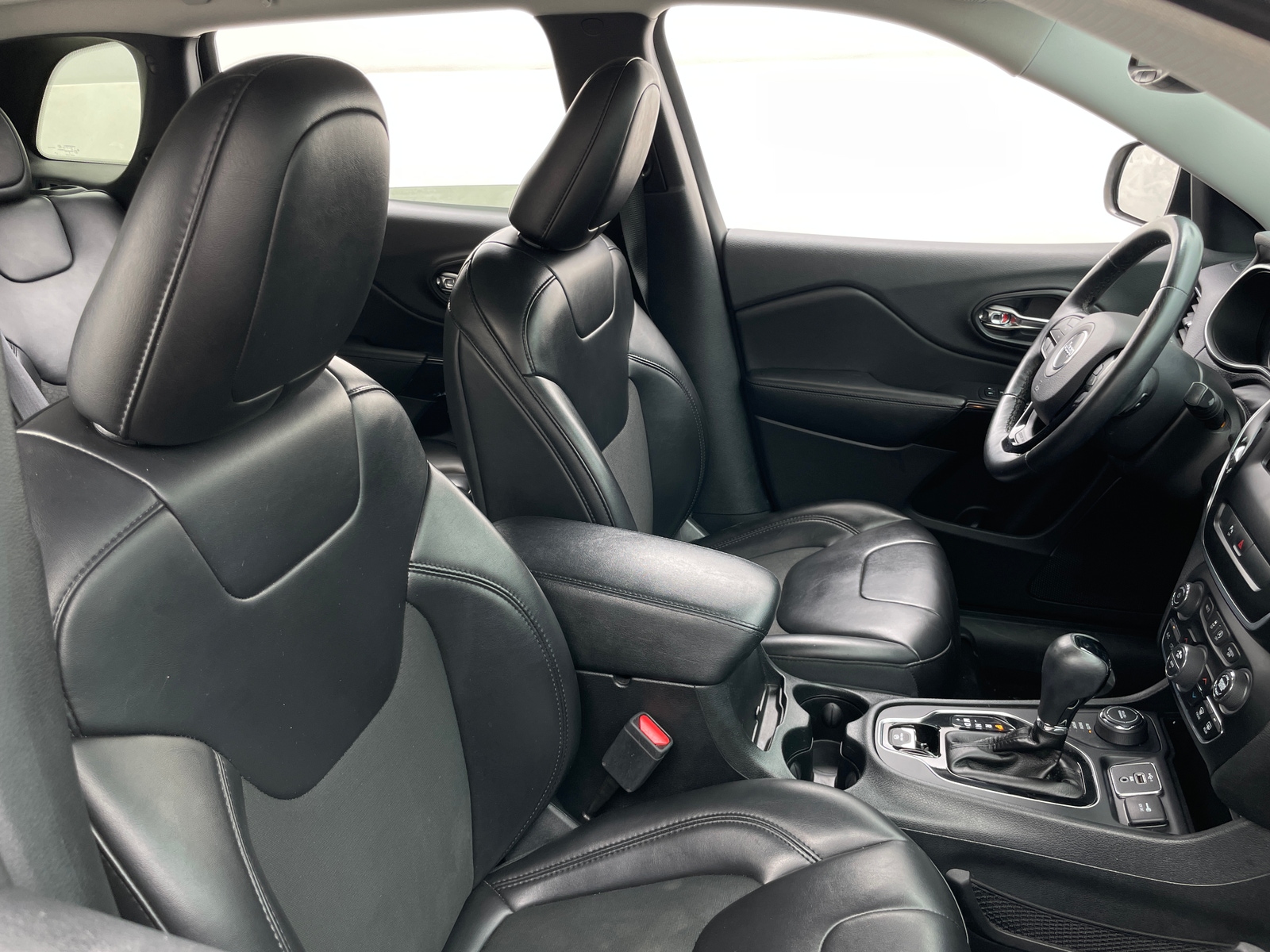 Thumbnail: 2019 Jeep Cherokee - 2