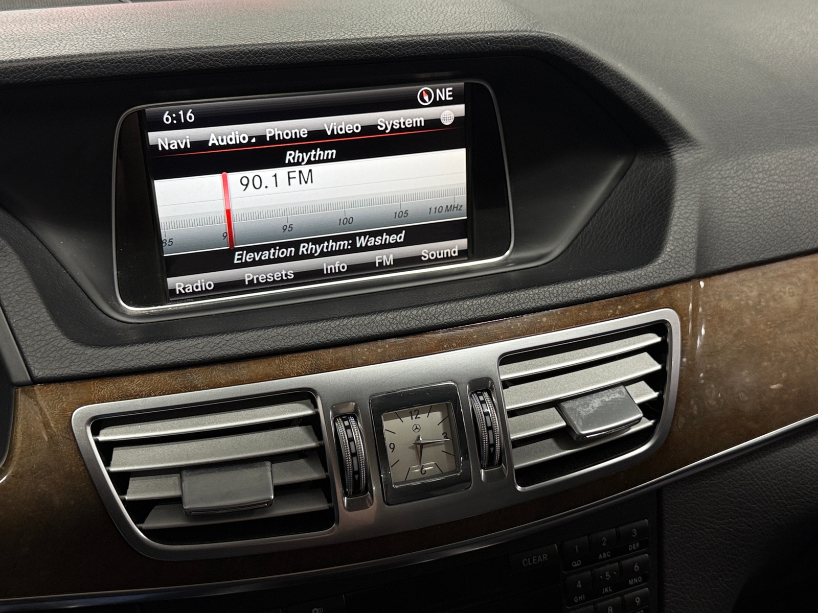 Thumbnail: 2014 Mercedes-Benz E-Class - 3