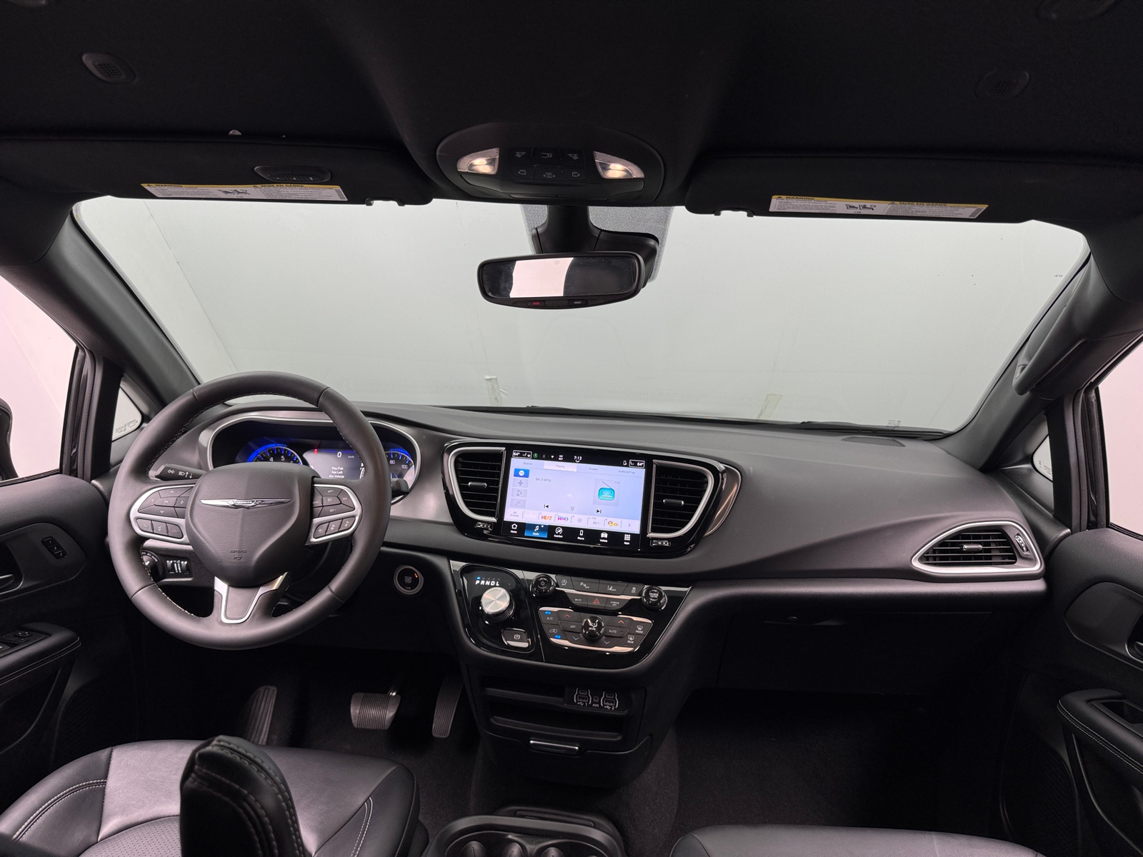 Thumbnail: 2025 Chrysler Pacifica - 2