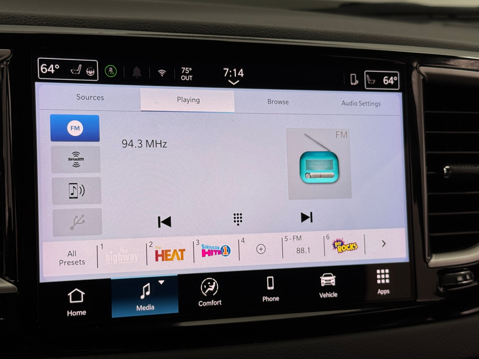 Thumbnail: 2025 Chrysler Pacifica - 3