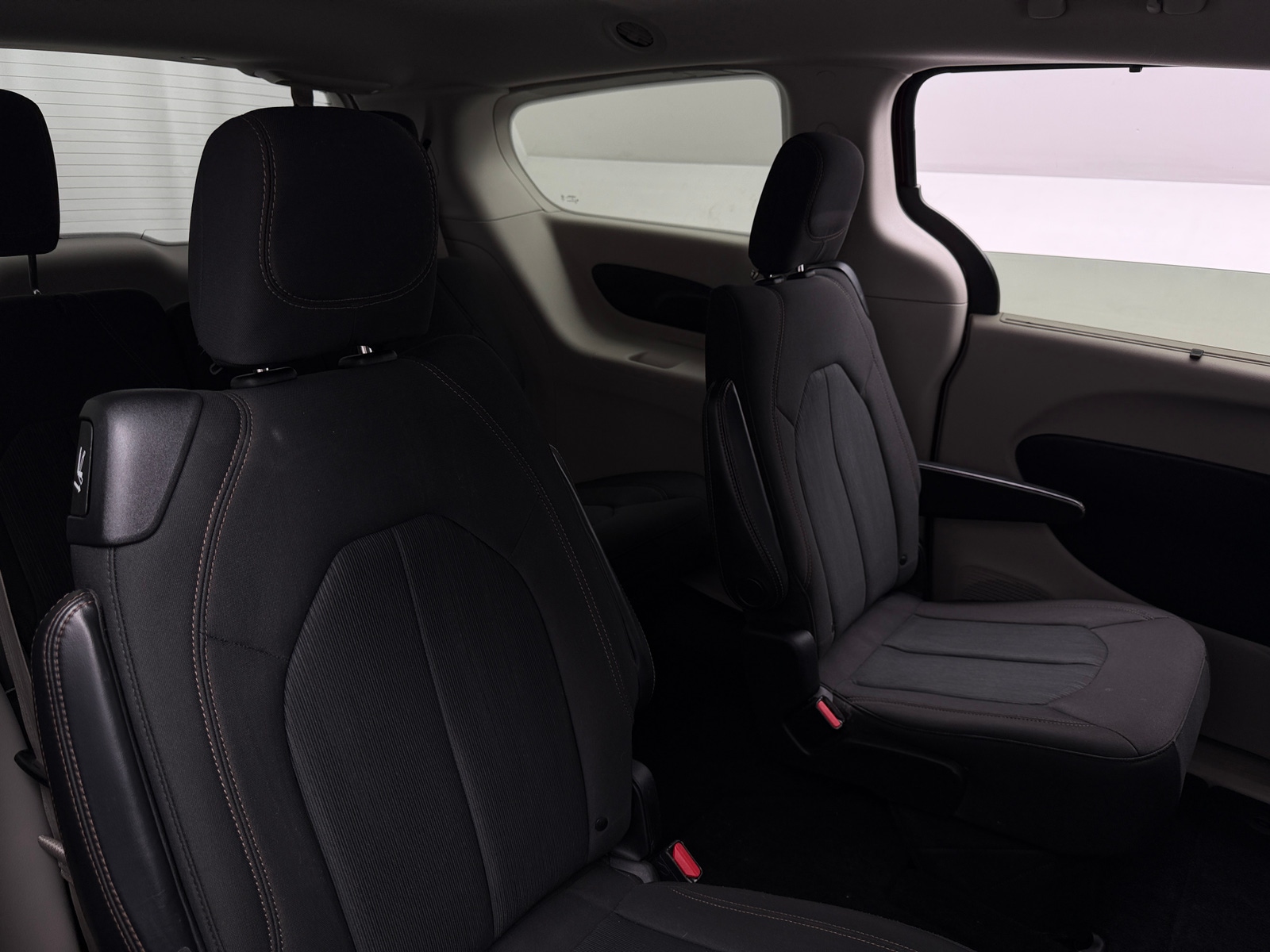 Thumbnail: 2019 Chrysler Pacifica - 6