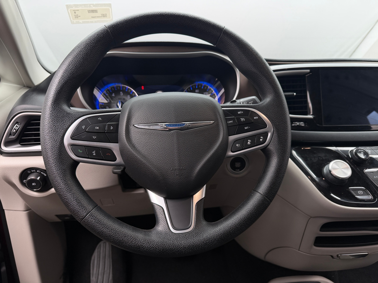 Thumbnail: 2019 Chrysler Pacifica - 5