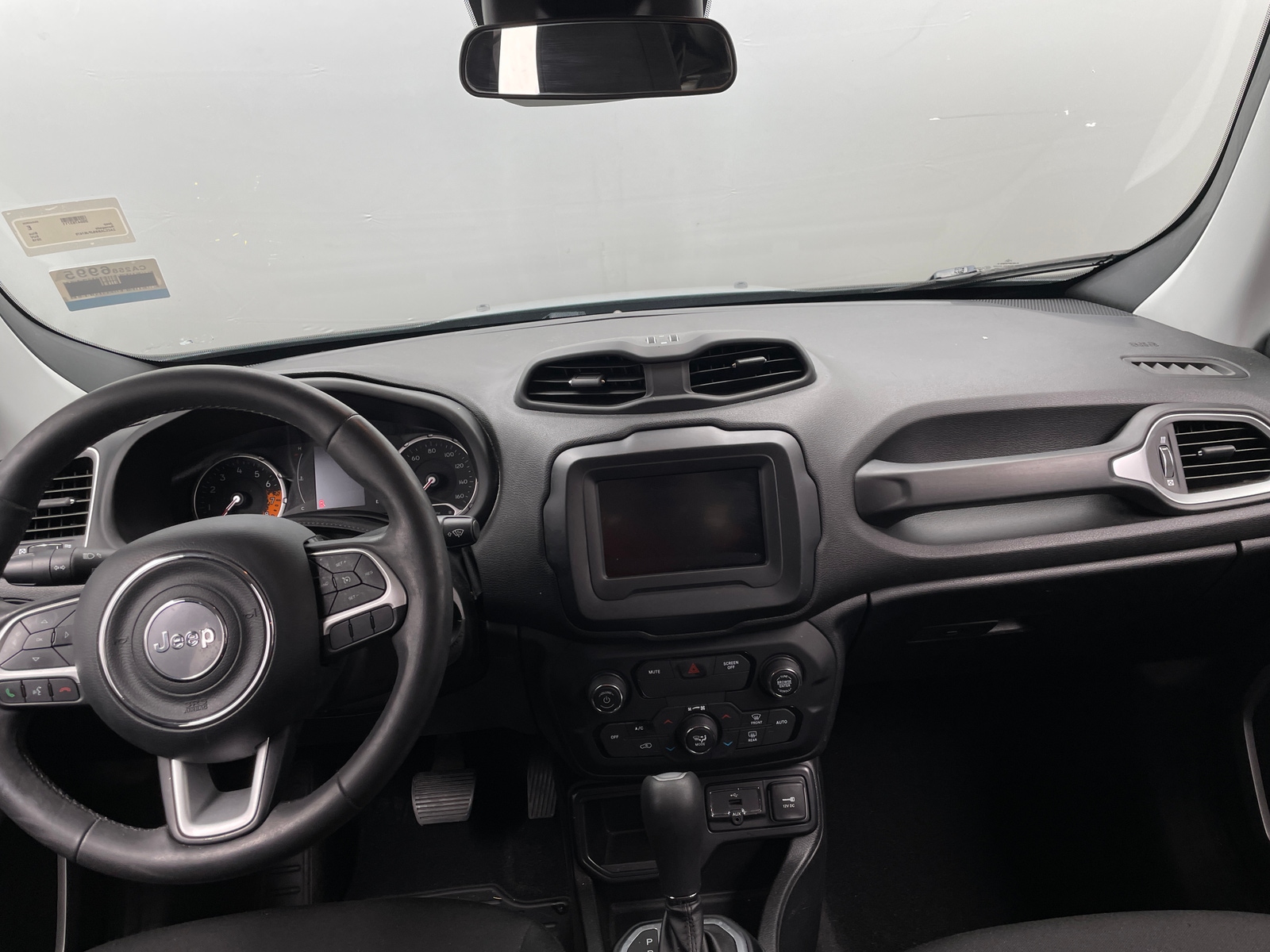 Thumbnail: 2018 Jeep Renegade - 3