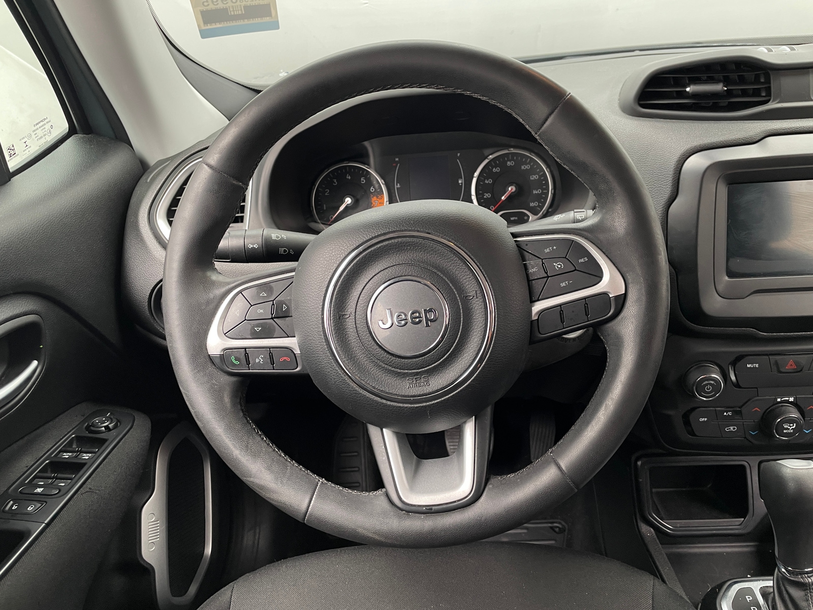Thumbnail: 2018 Jeep Renegade - 5