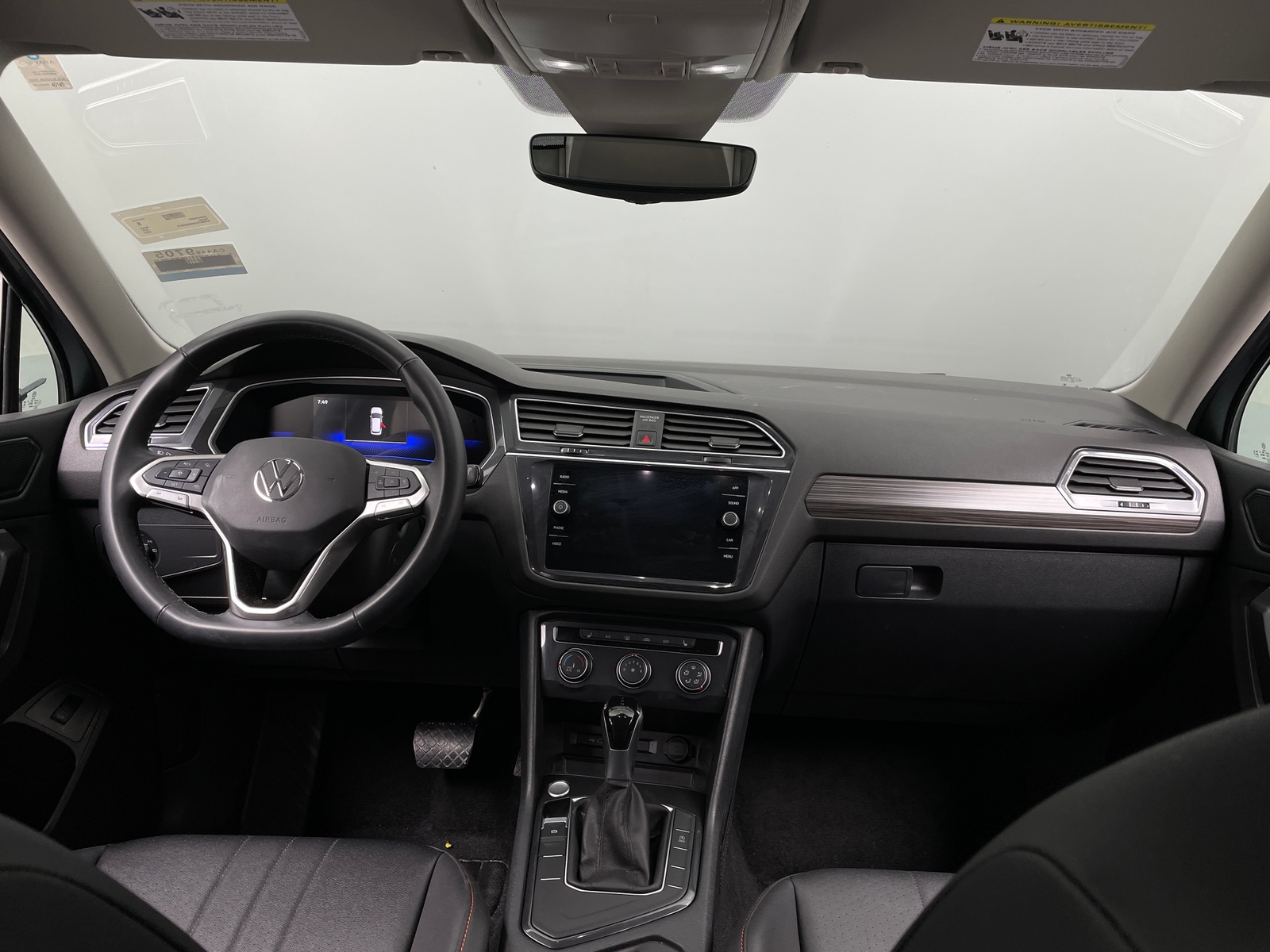 Thumbnail: 2024 Volkswagen Tiguan - 2
