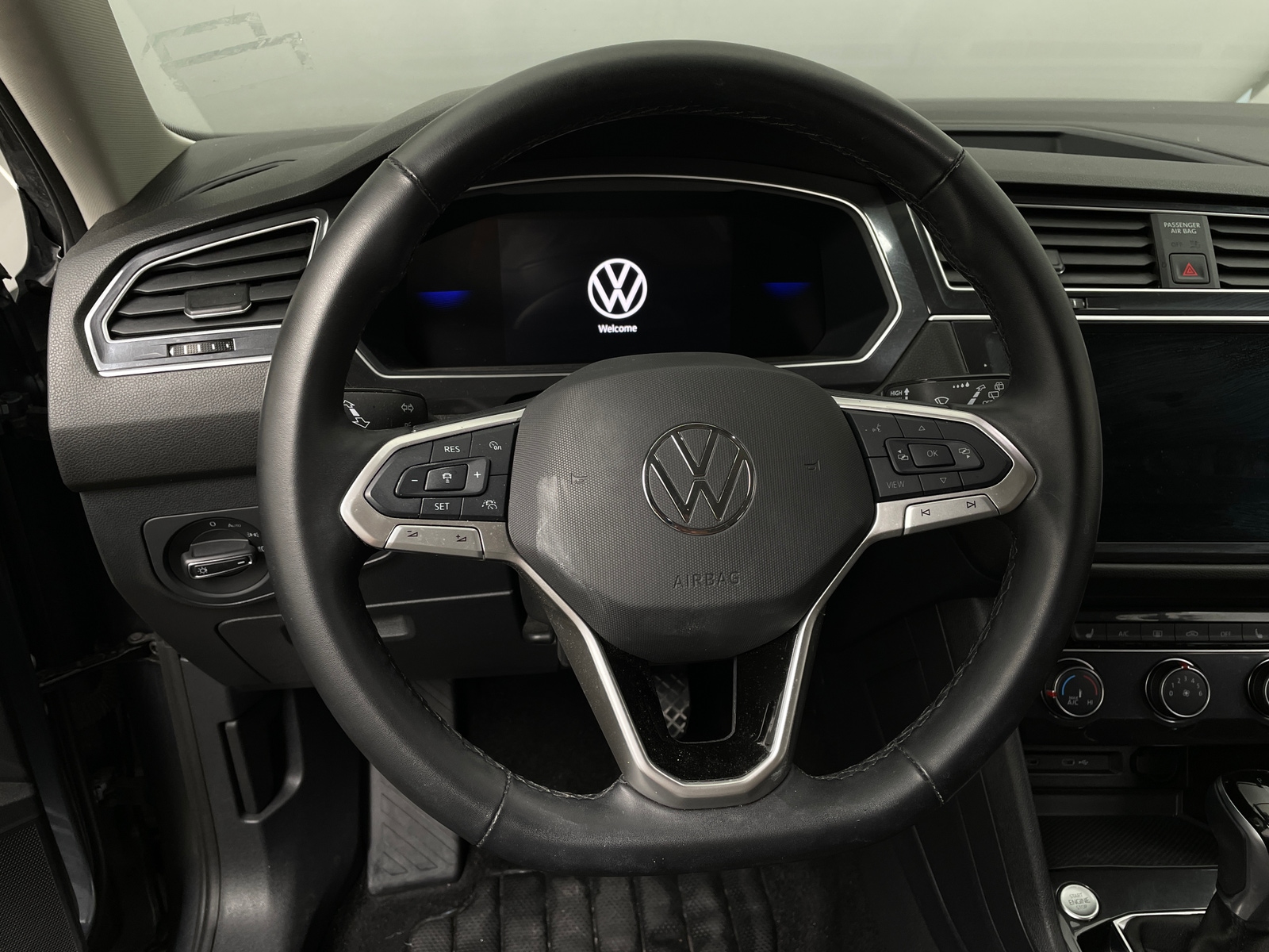 Thumbnail: 2024 Volkswagen Tiguan - 4