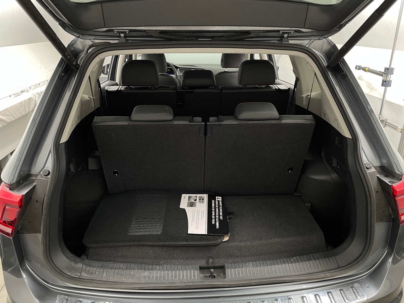 Thumbnail: 2024 Volkswagen Tiguan - 6