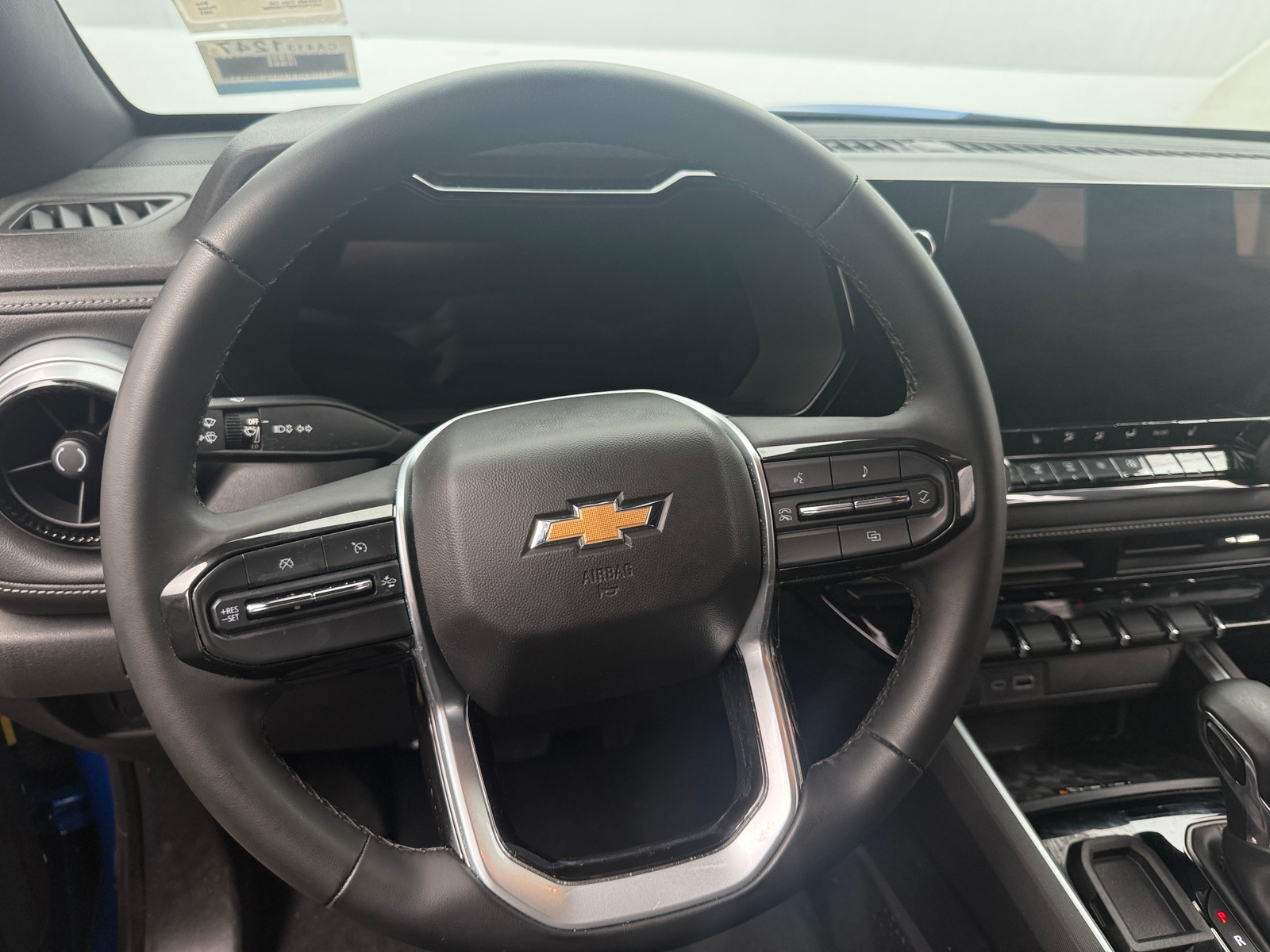 Thumbnail: 2023 Chevrolet Colorado - 5