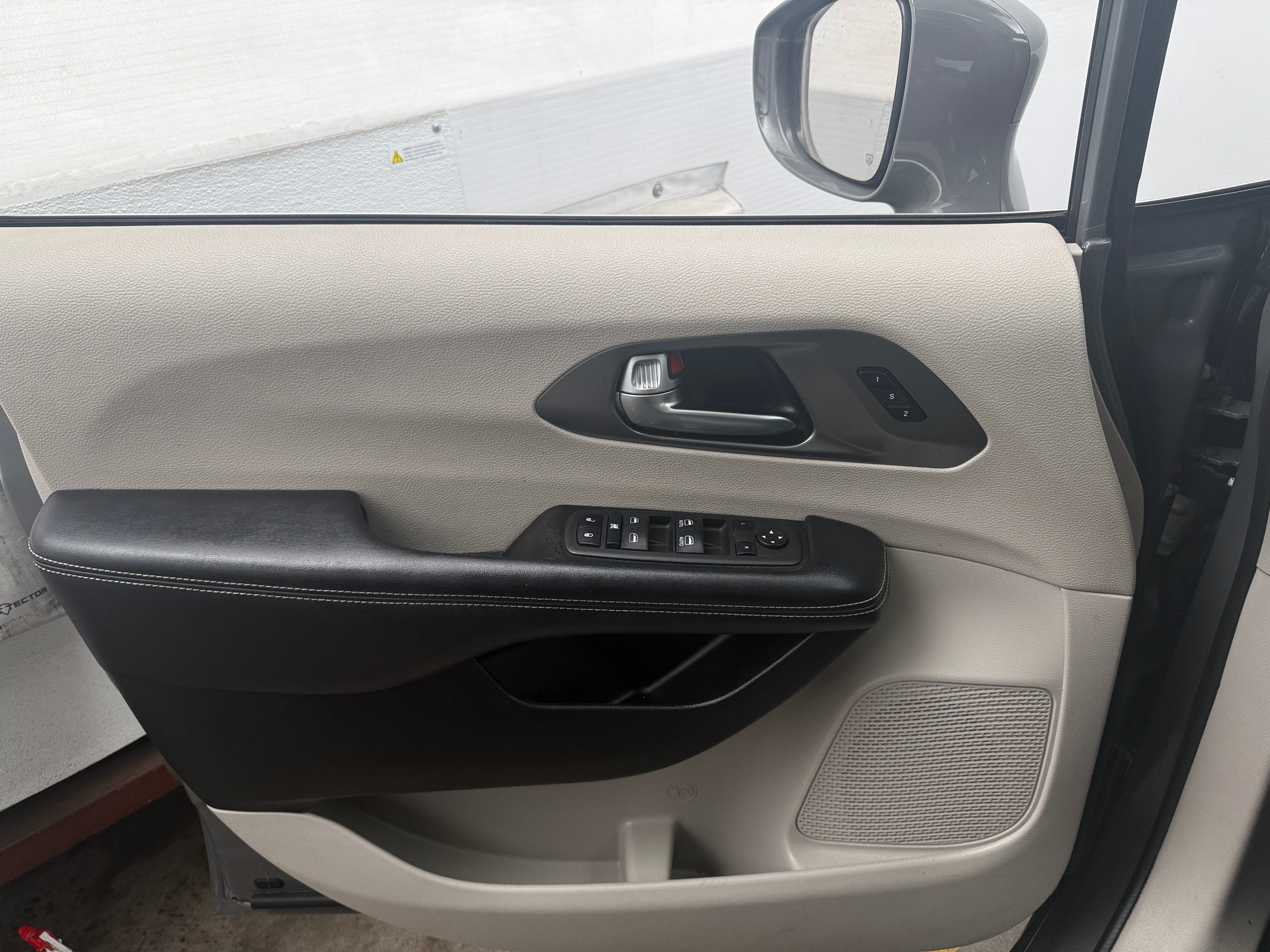 2022 Chrysler Pacifica Touring L - Photo 11