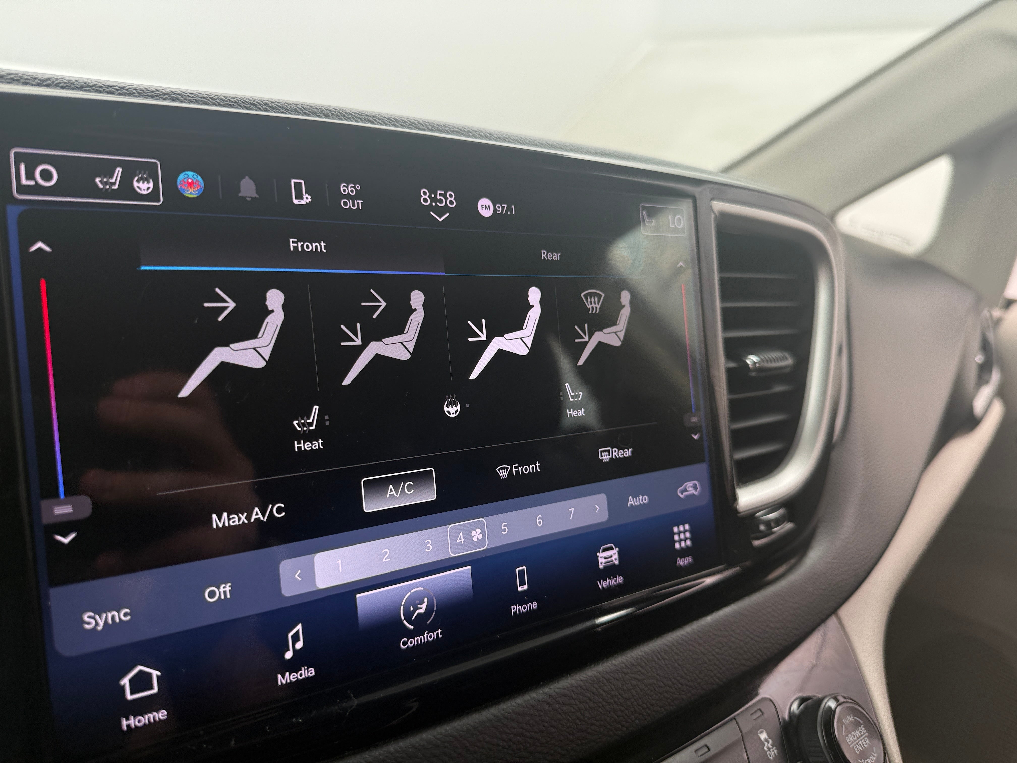 2022 Chrysler Pacifica Touring L - Photo 18