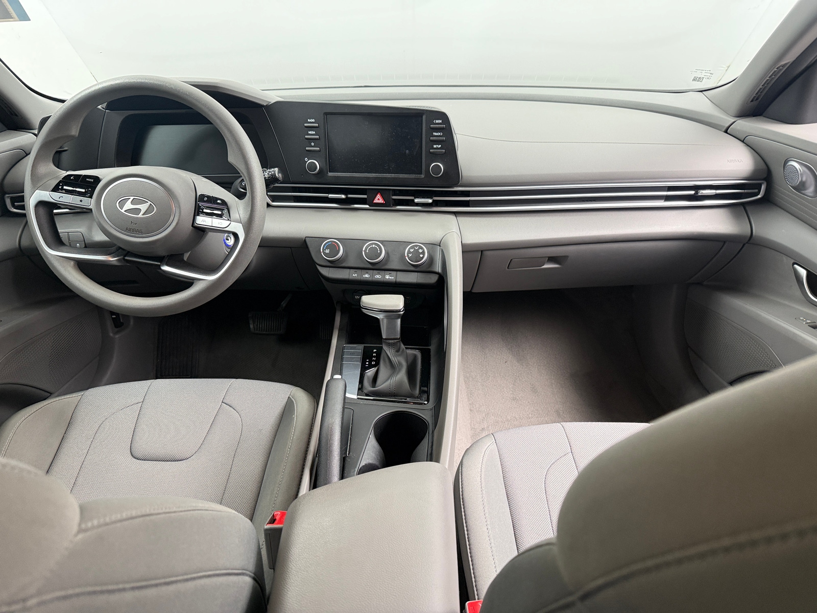 Thumbnail: 2024 Hyundai Elantra - 3