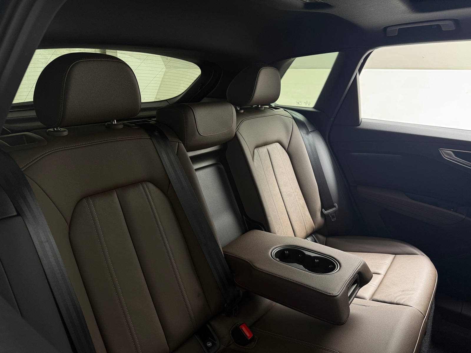 Thumbnail: 2024 Audi Q4 e-tron - 5
