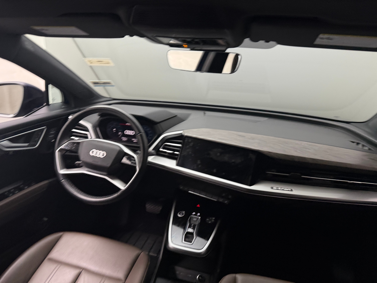 Thumbnail: 2024 Audi Q4 e-tron - 2