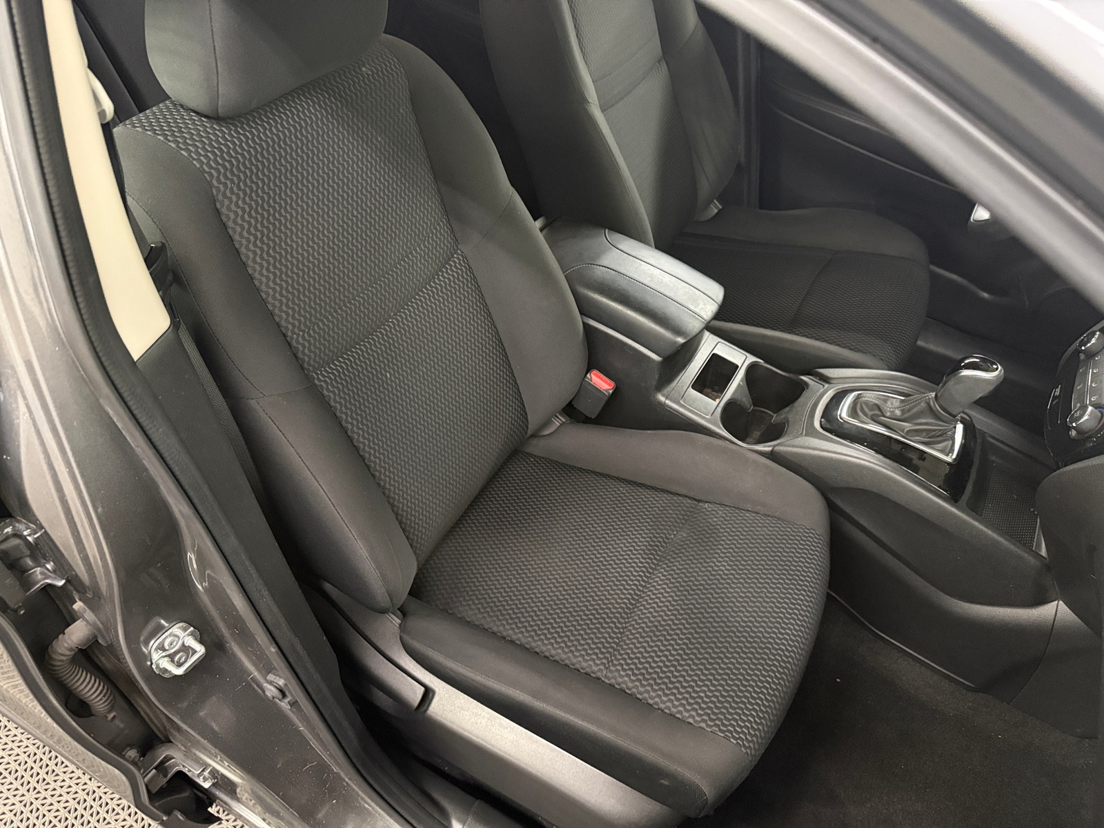 Thumbnail: 2020 Nissan Rogue Sport - 2
