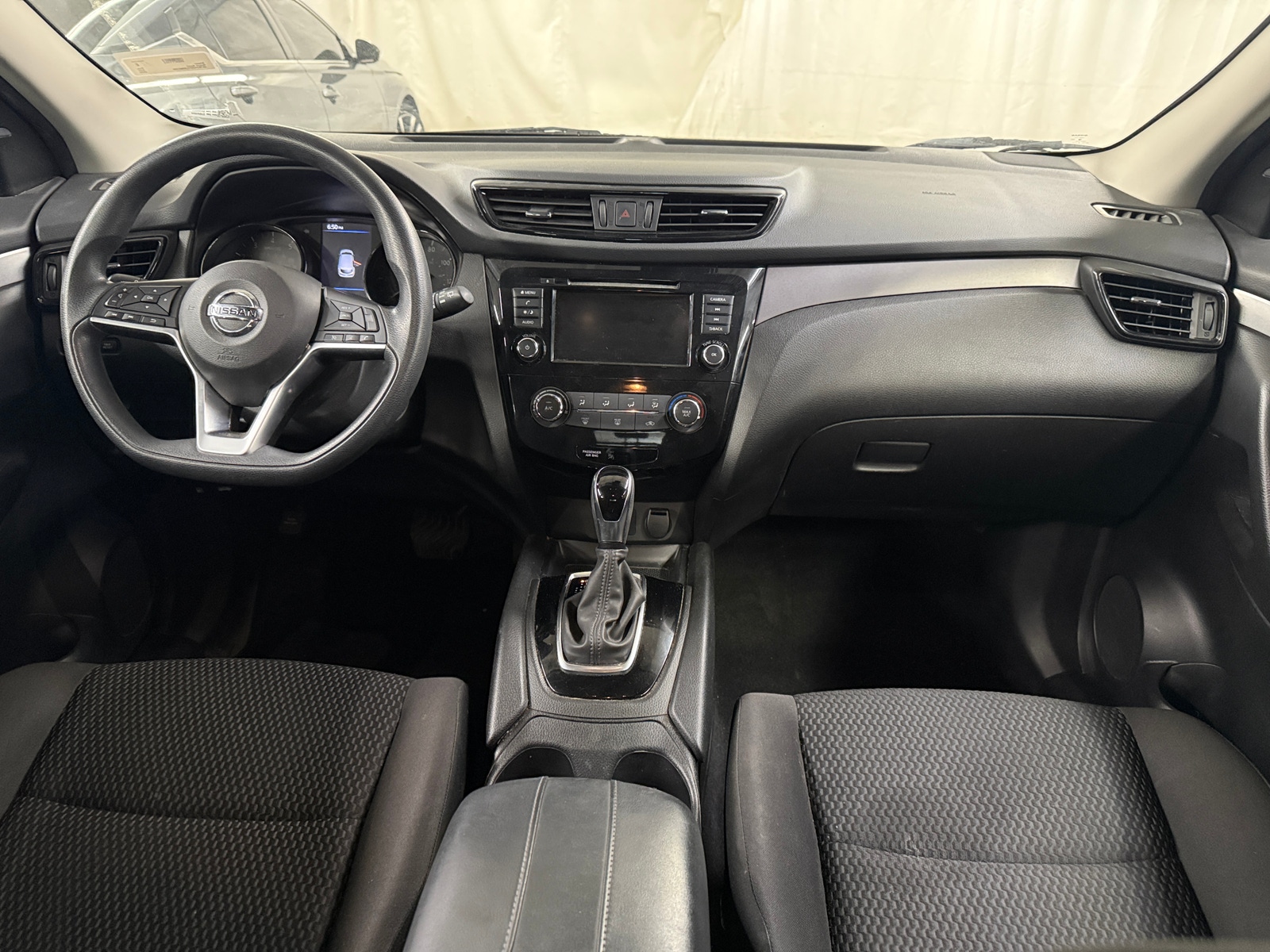 Thumbnail: 2020 Nissan Rogue Sport - 3