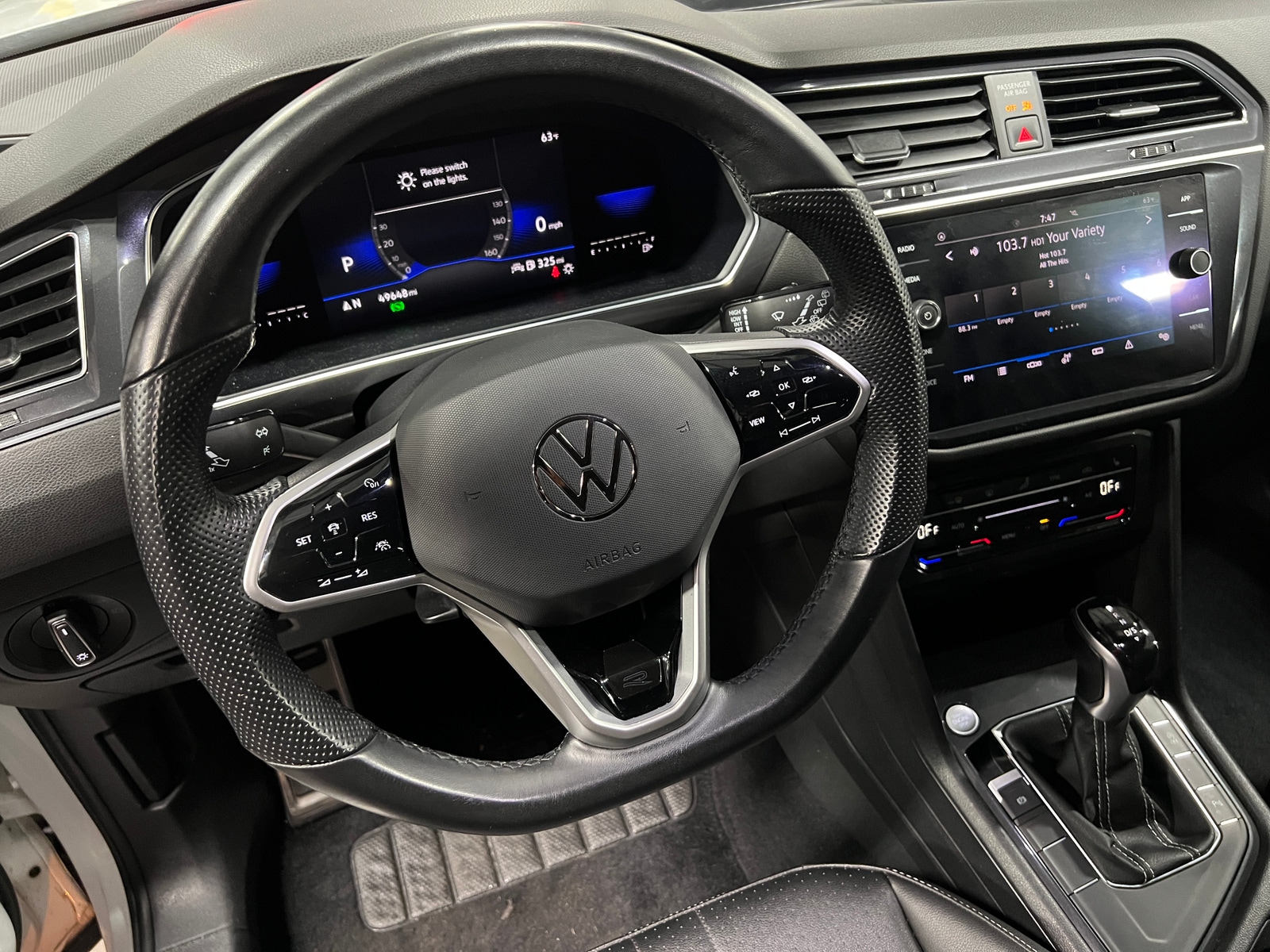 Thumbnail: 2022 Volkswagen Tiguan - 4