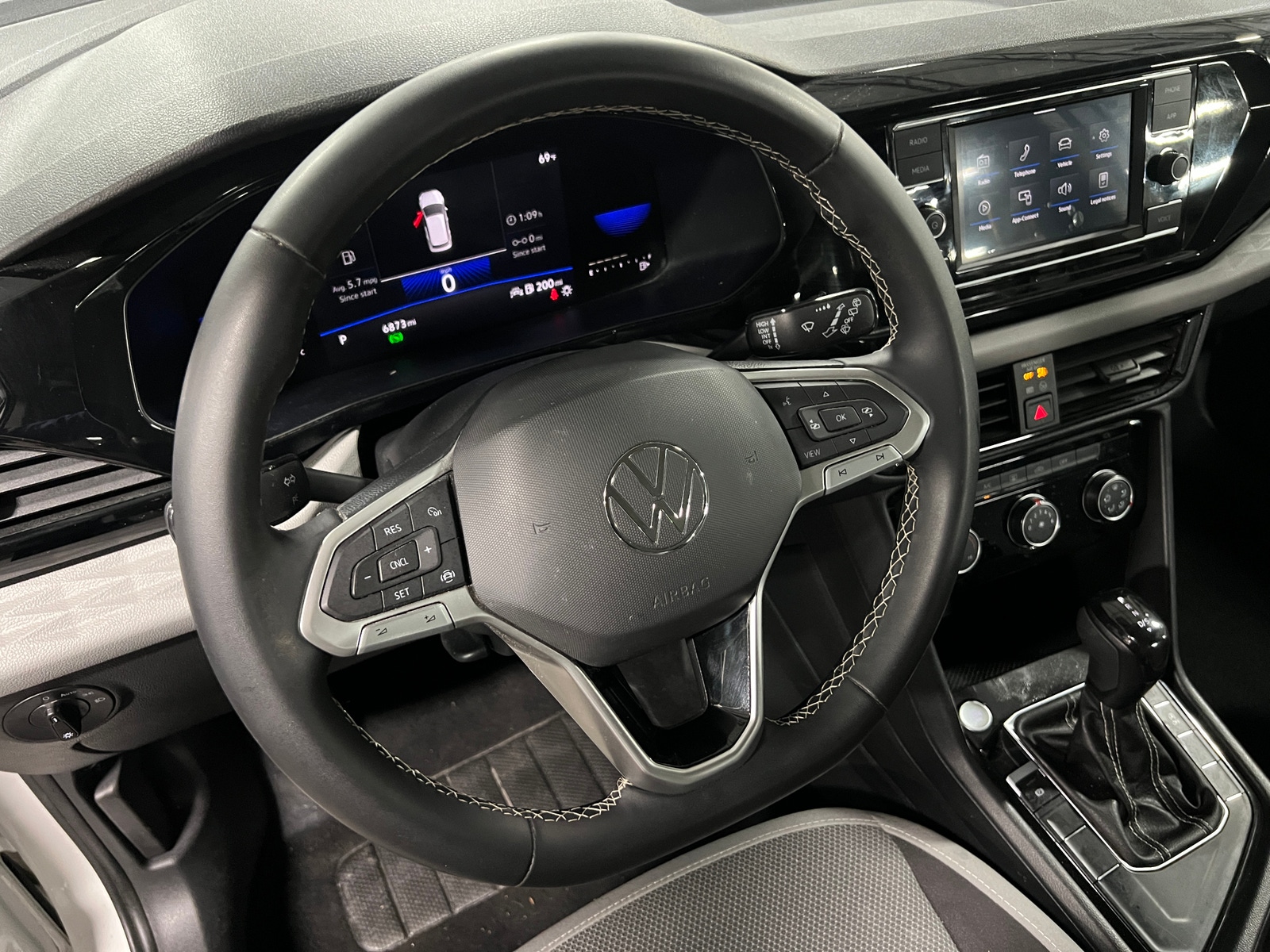 Thumbnail: 2023 Volkswagen Taos - 5