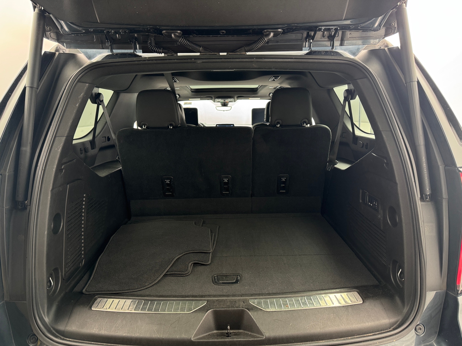 Thumbnail: 2021 Chevrolet Suburban - 6