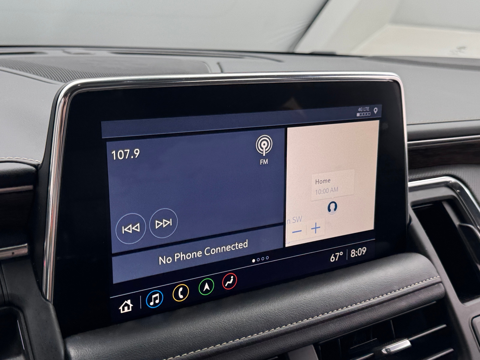 Thumbnail: 2021 Chevrolet Suburban - 3