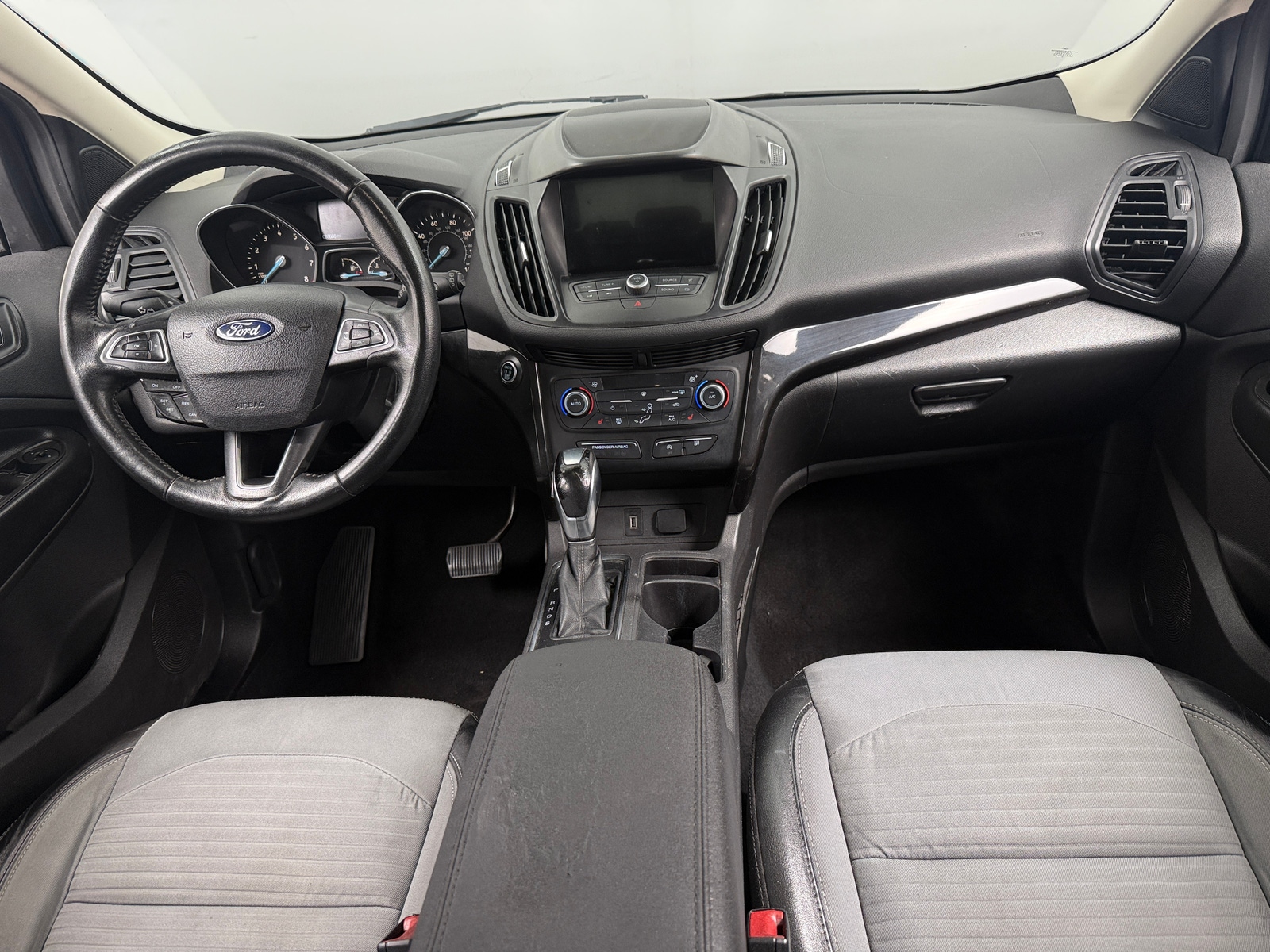 Thumbnail: 2019 Ford Escape - 3