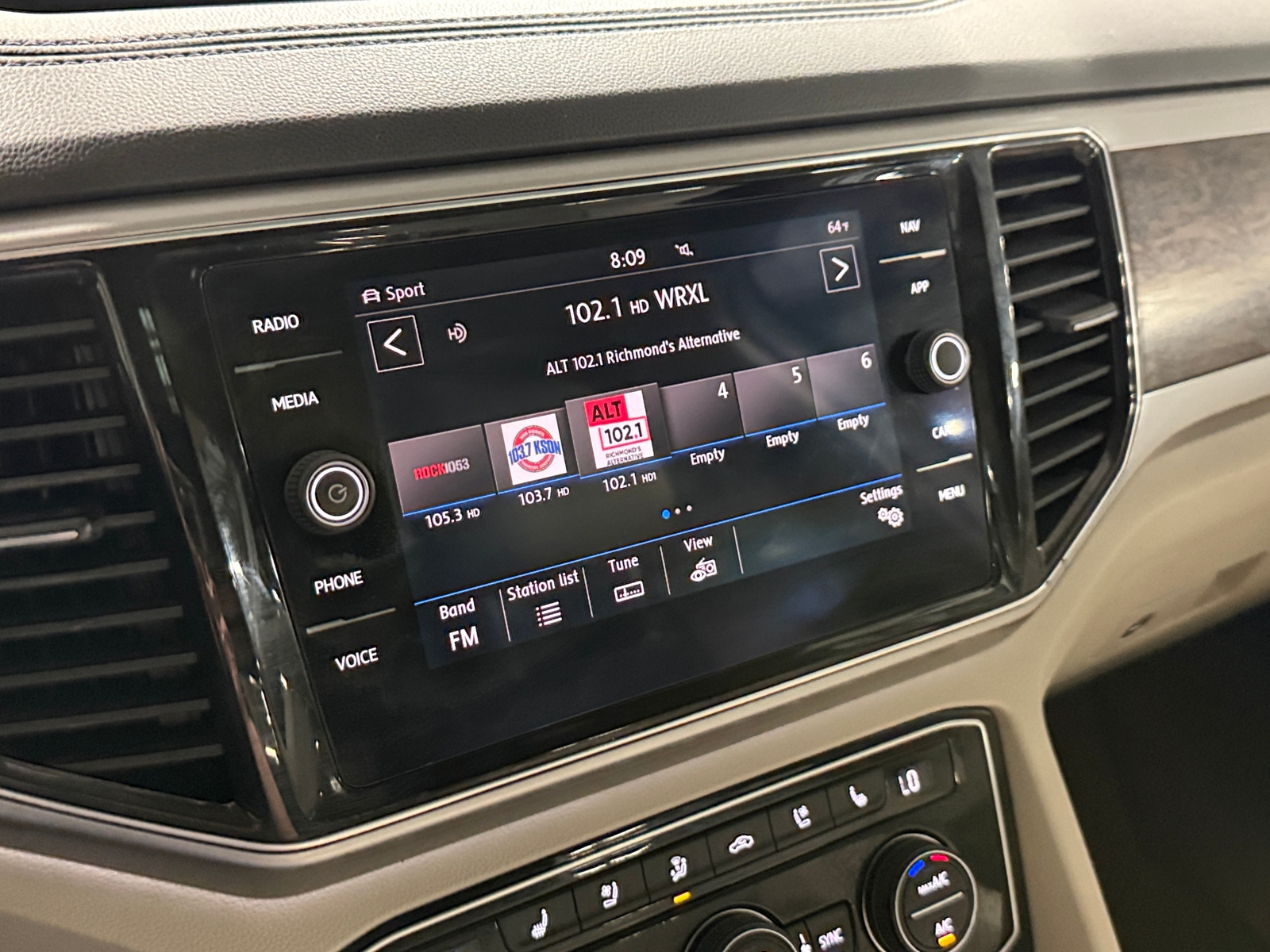 Thumbnail: 2019 Volkswagen Atlas - 3