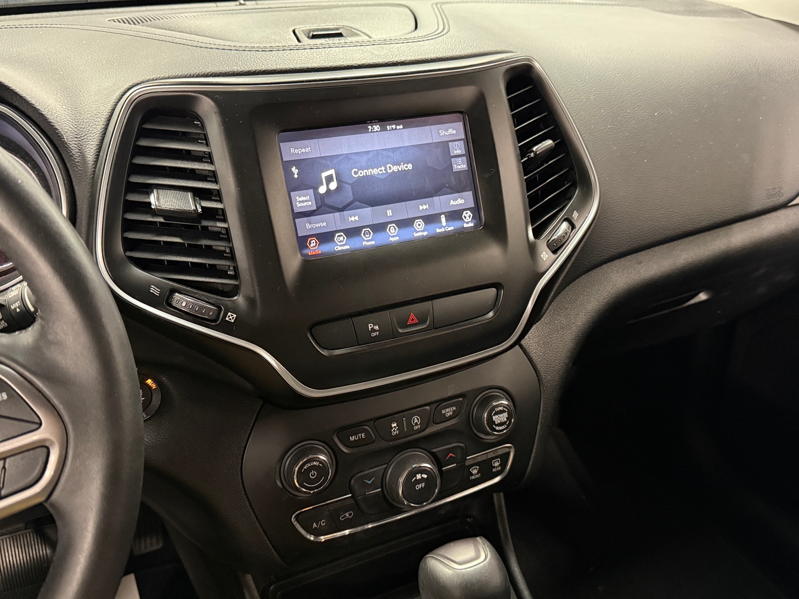 Thumbnail: 2020 Jeep Cherokee - 4