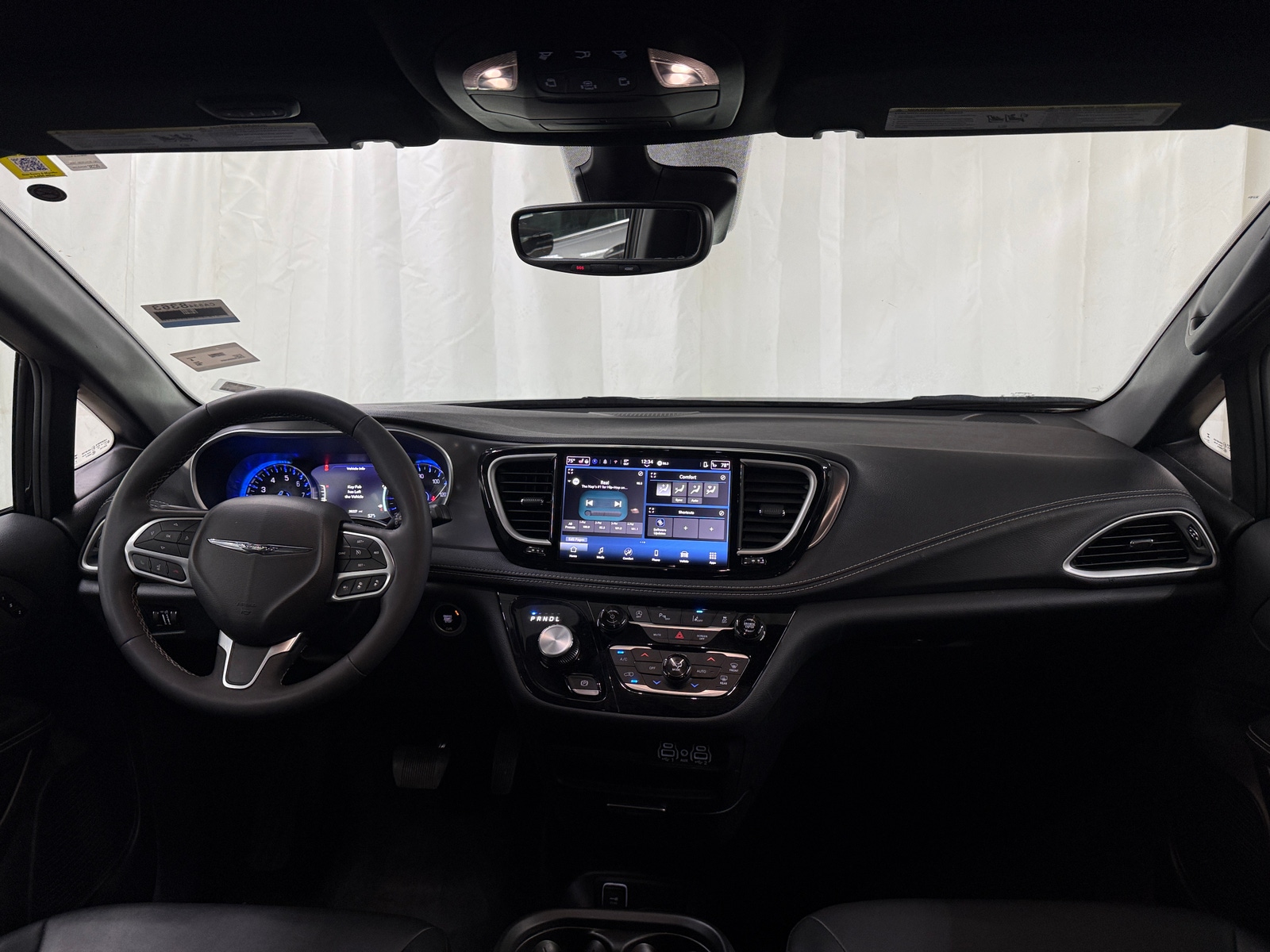 Thumbnail: 2025 Chrysler Pacifica - 2