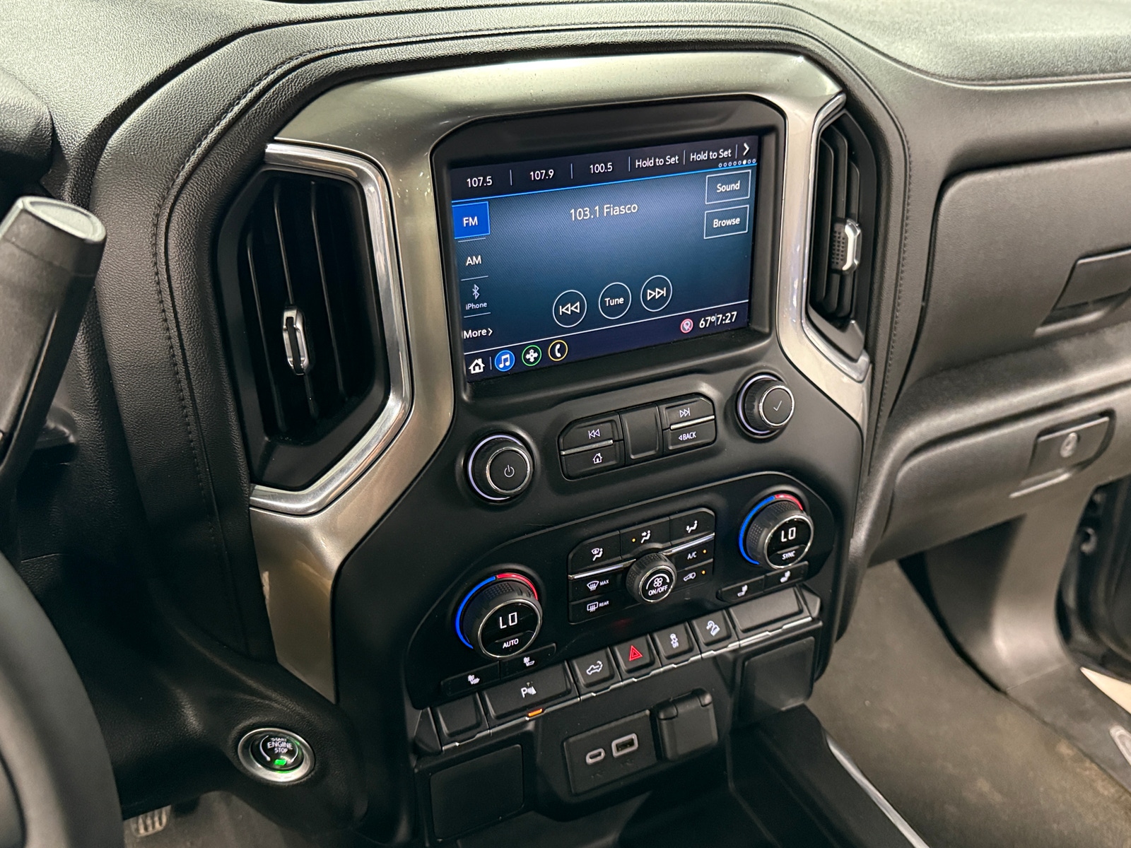 Thumbnail: 2022 Chevrolet Silverado 1500 - 4