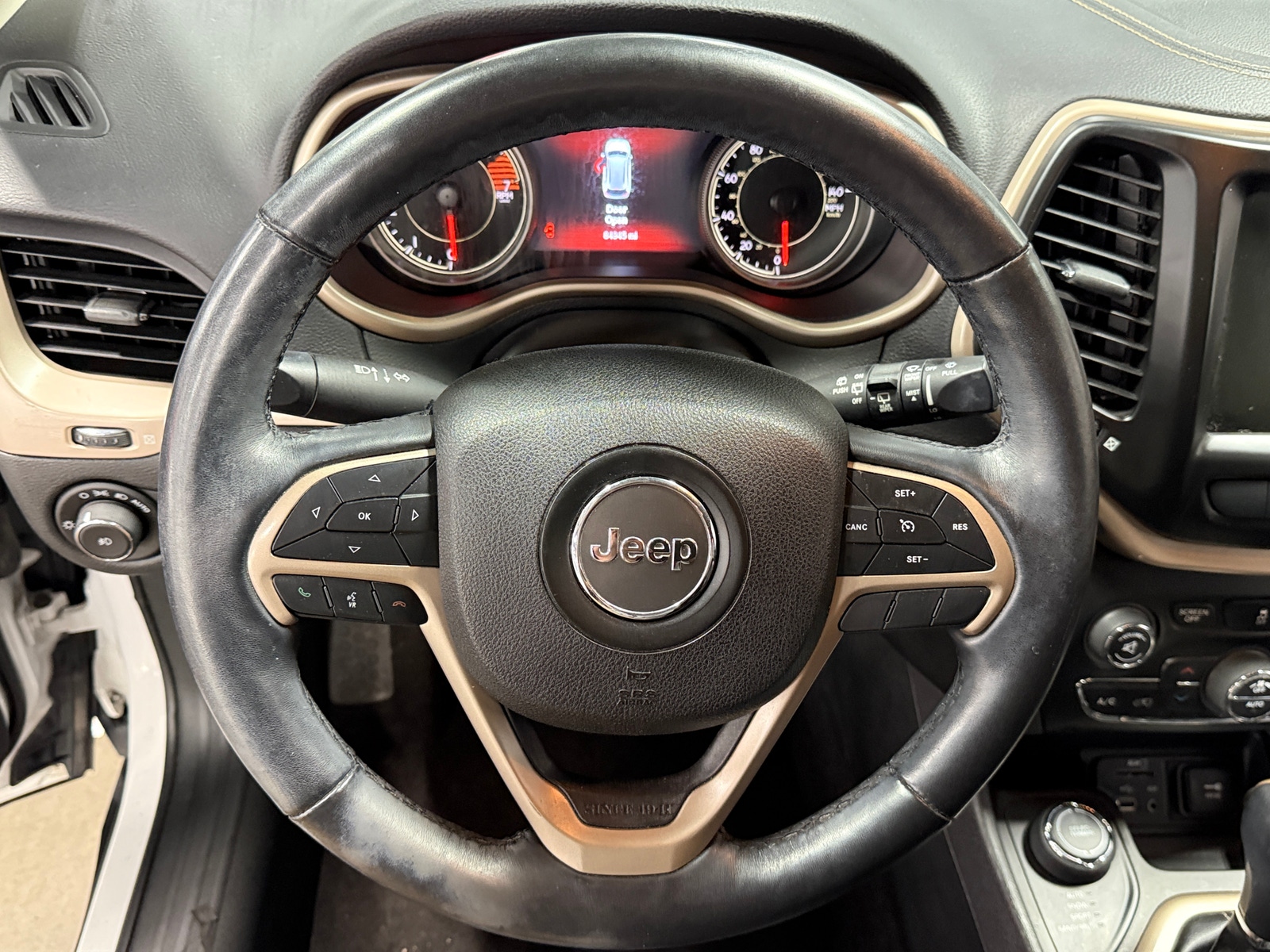 Thumbnail: 2018 Jeep Cherokee - 4